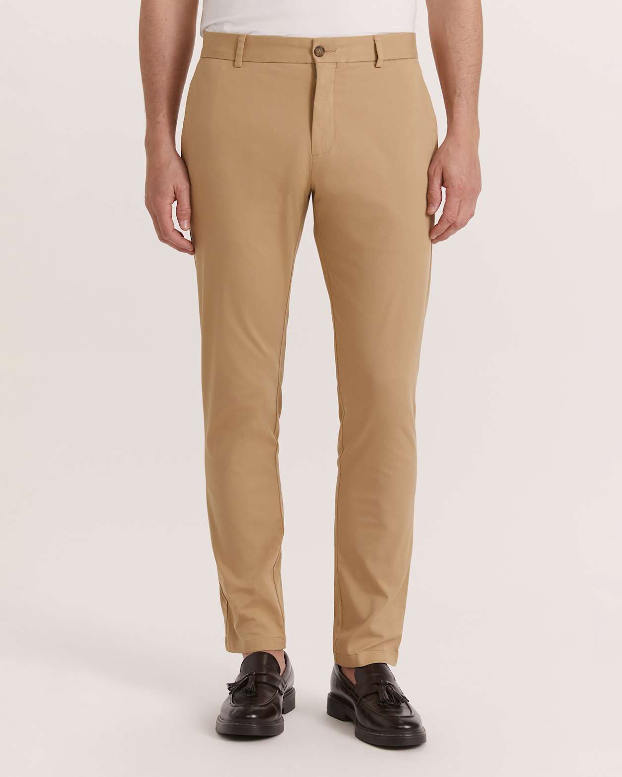 Mills Stretch Chino in SAND