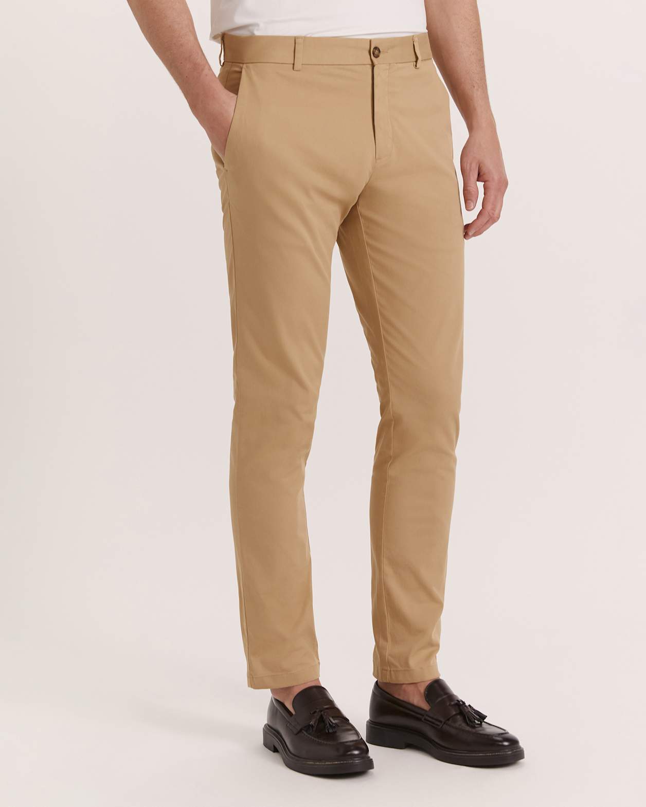 Mills Stretch Chino in SAND