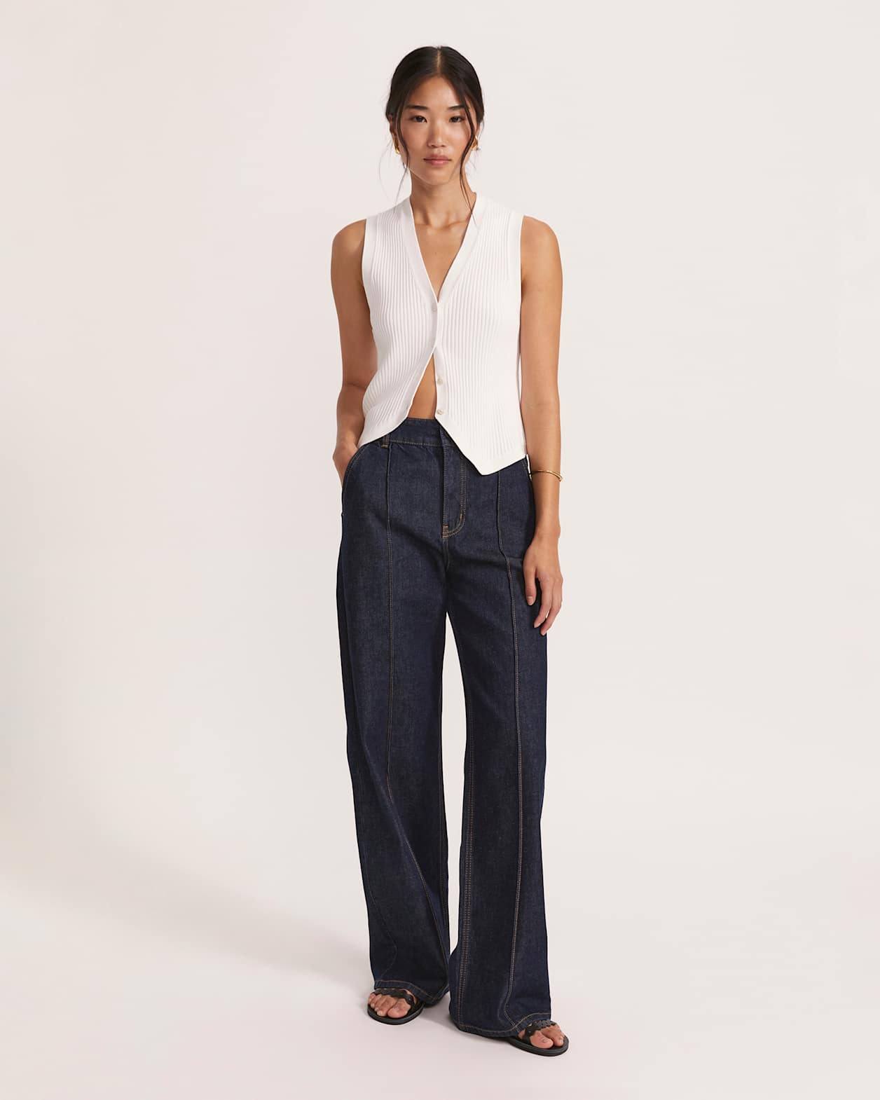 Della Knit Vest in IVORY