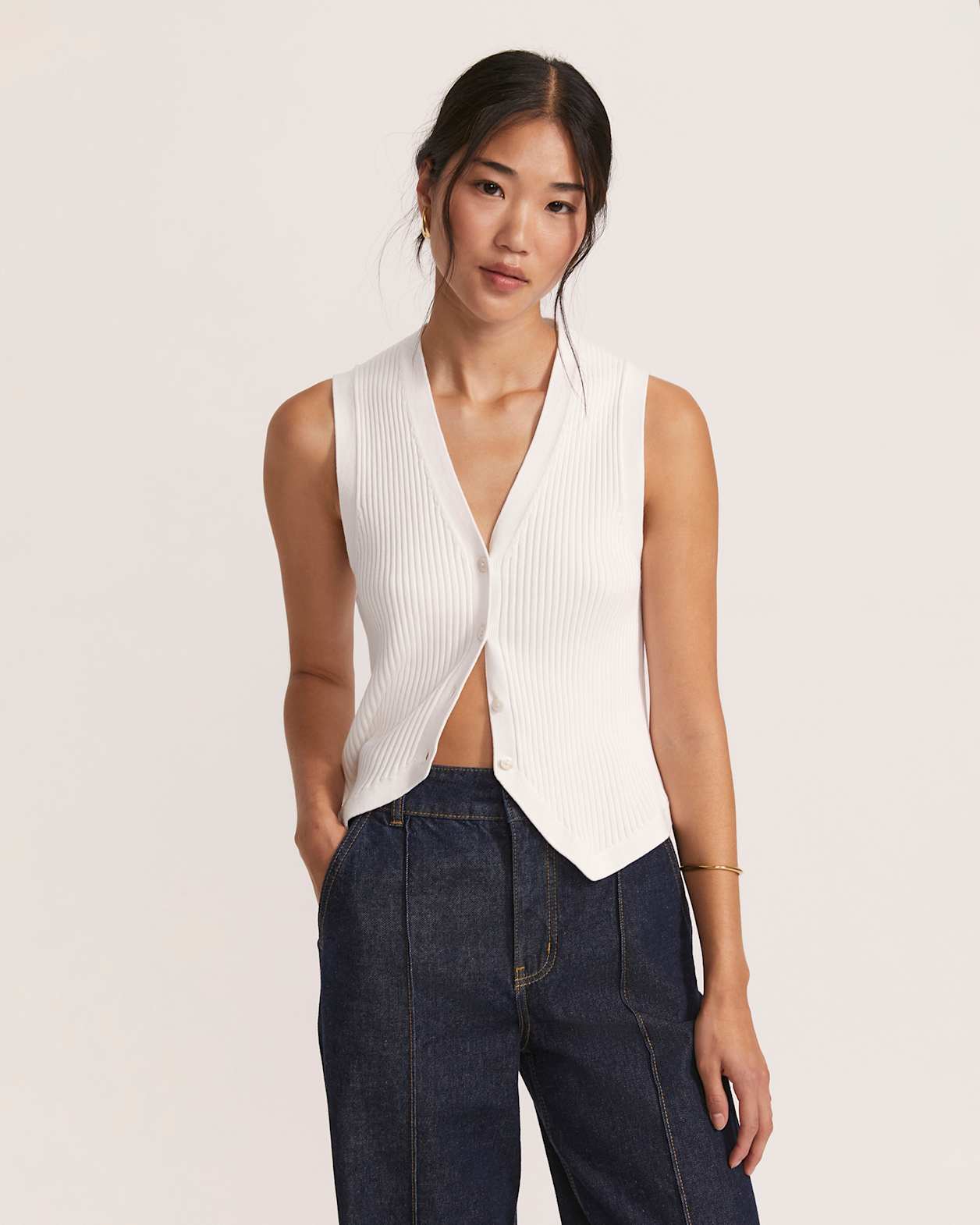 Della Knit Vest in IVORY