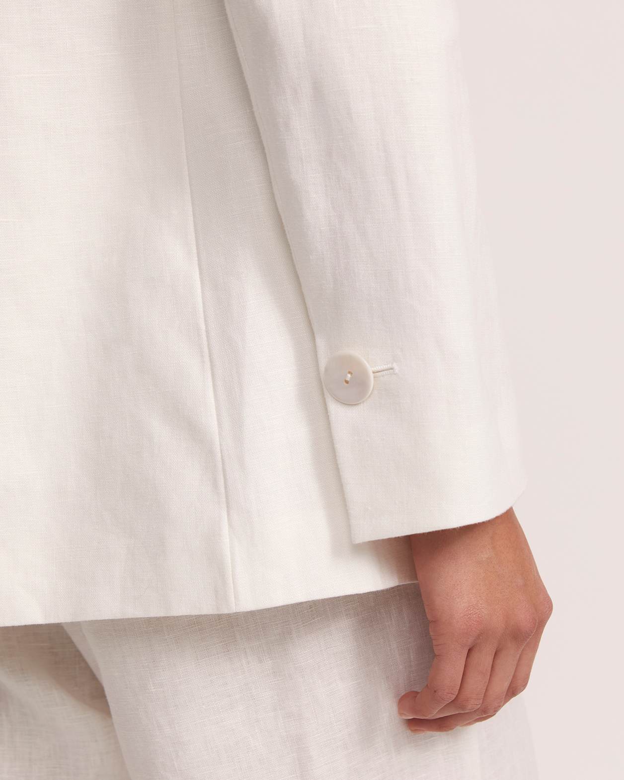 Lila Linen Jacket in WHITE