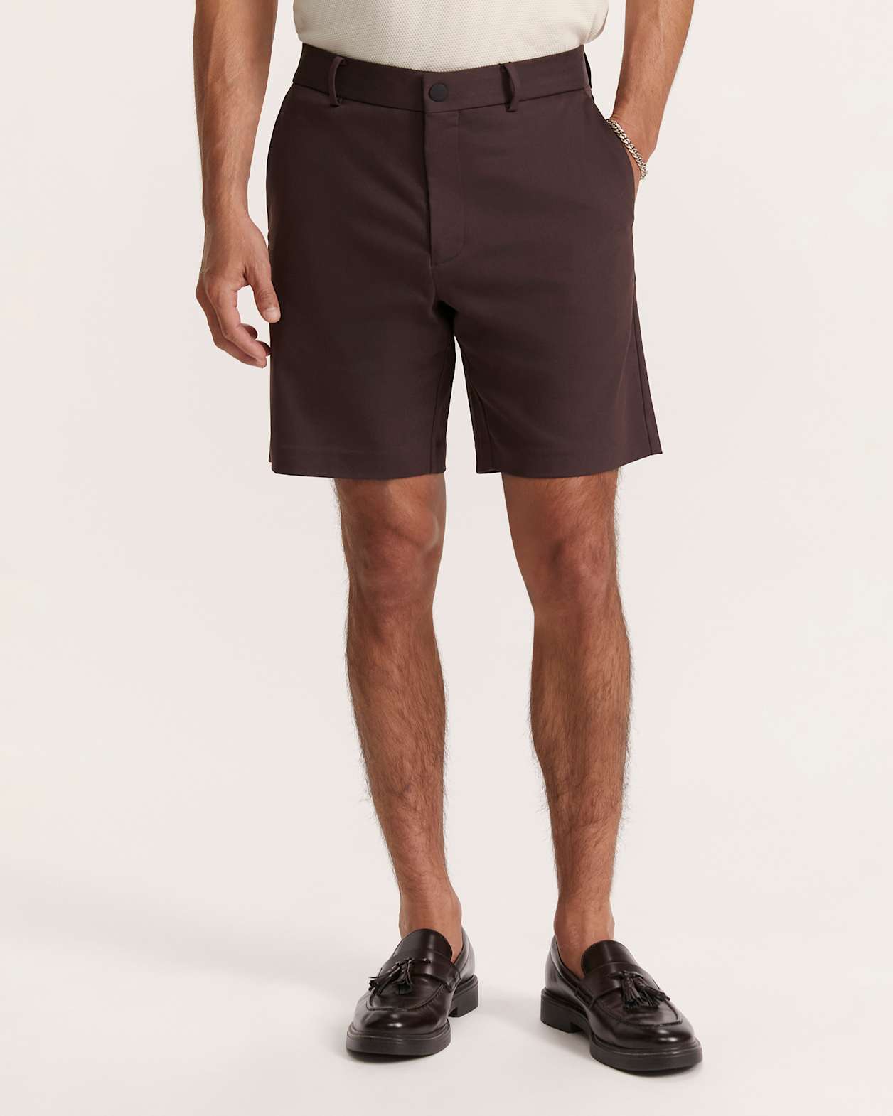 Judd Regular Short in DARK CHOCOLATE