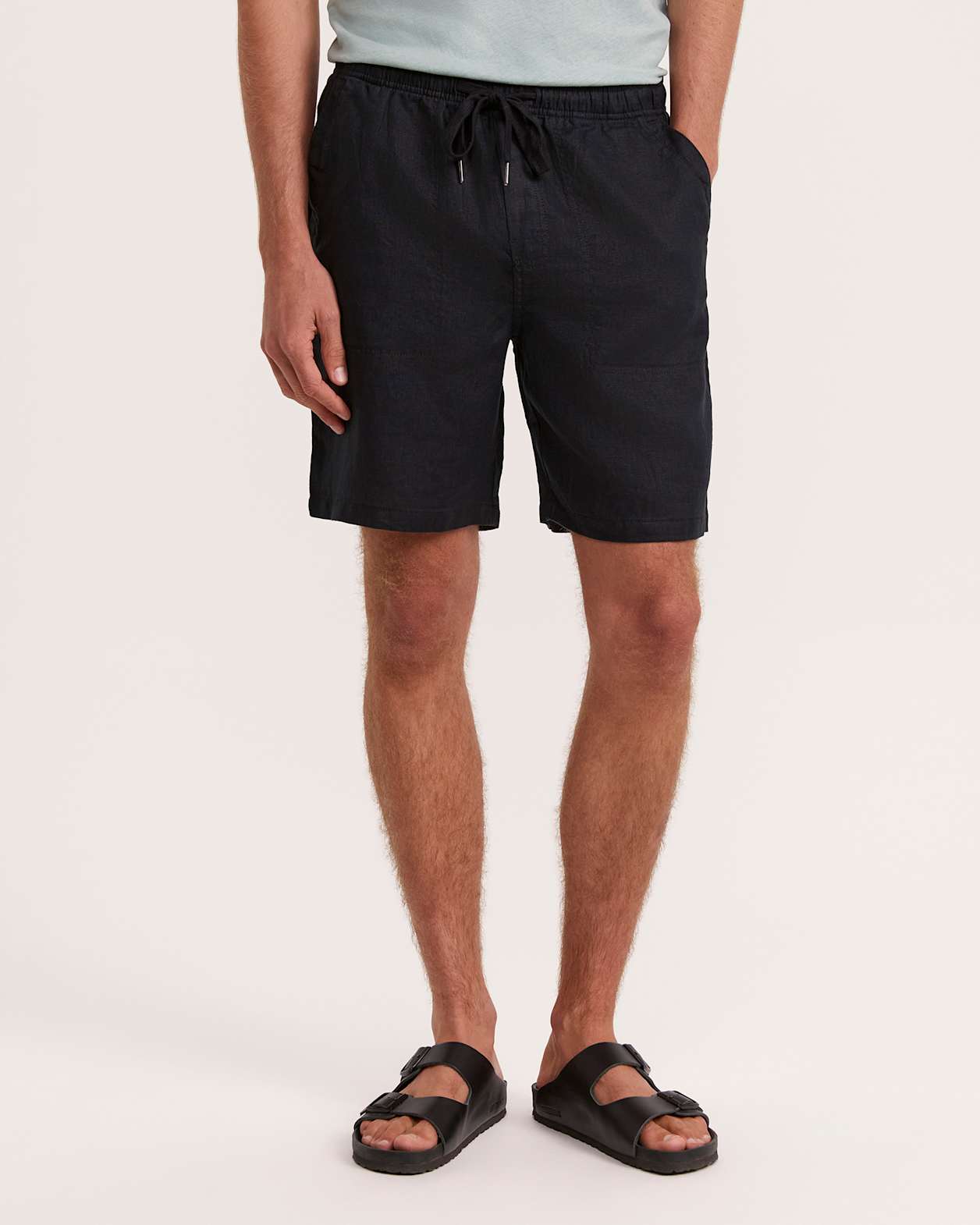Kent Linen Short in BLACK