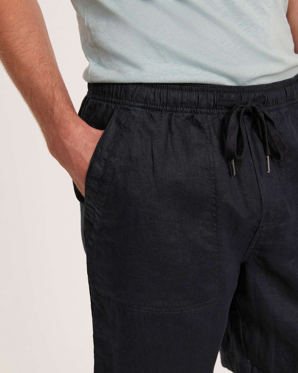Kent Linen Short in BLACK