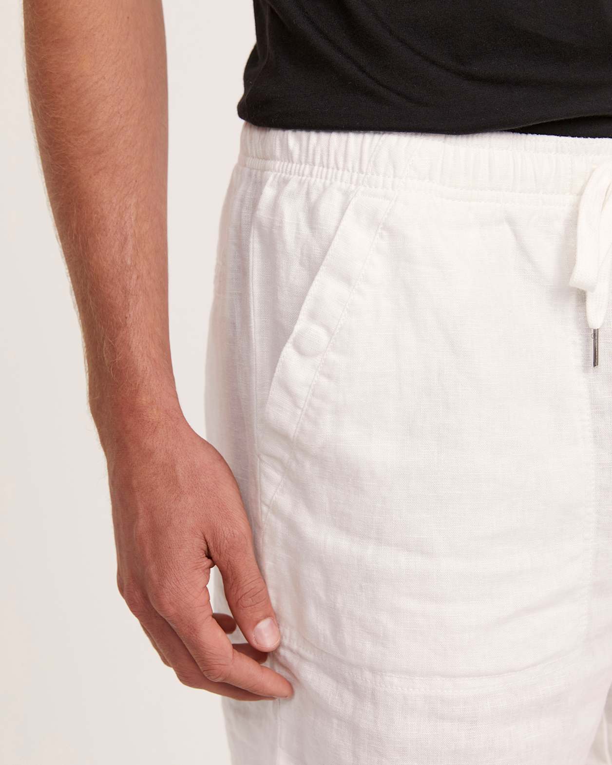 Kent Linen Short in WHITE