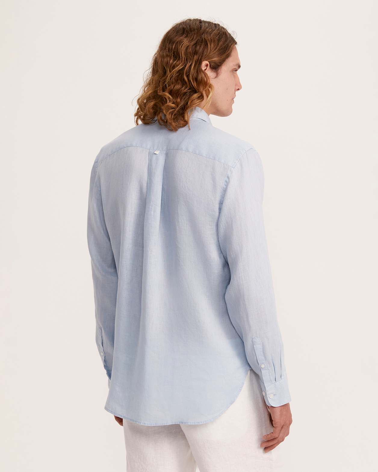 Noah Lightweight Linen Shirt in LIGHT BLUE