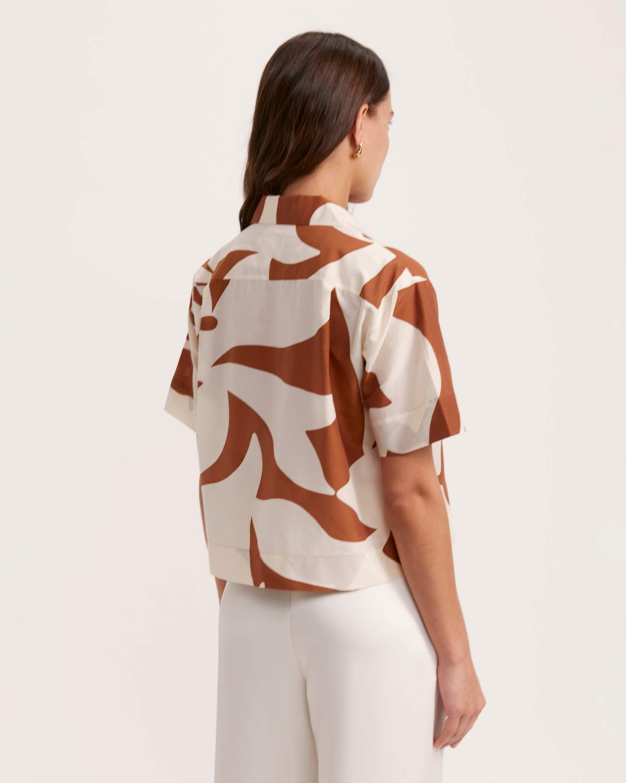 Tyler Silk Cotton Short Sleeve Cropped Shirt in MULTI