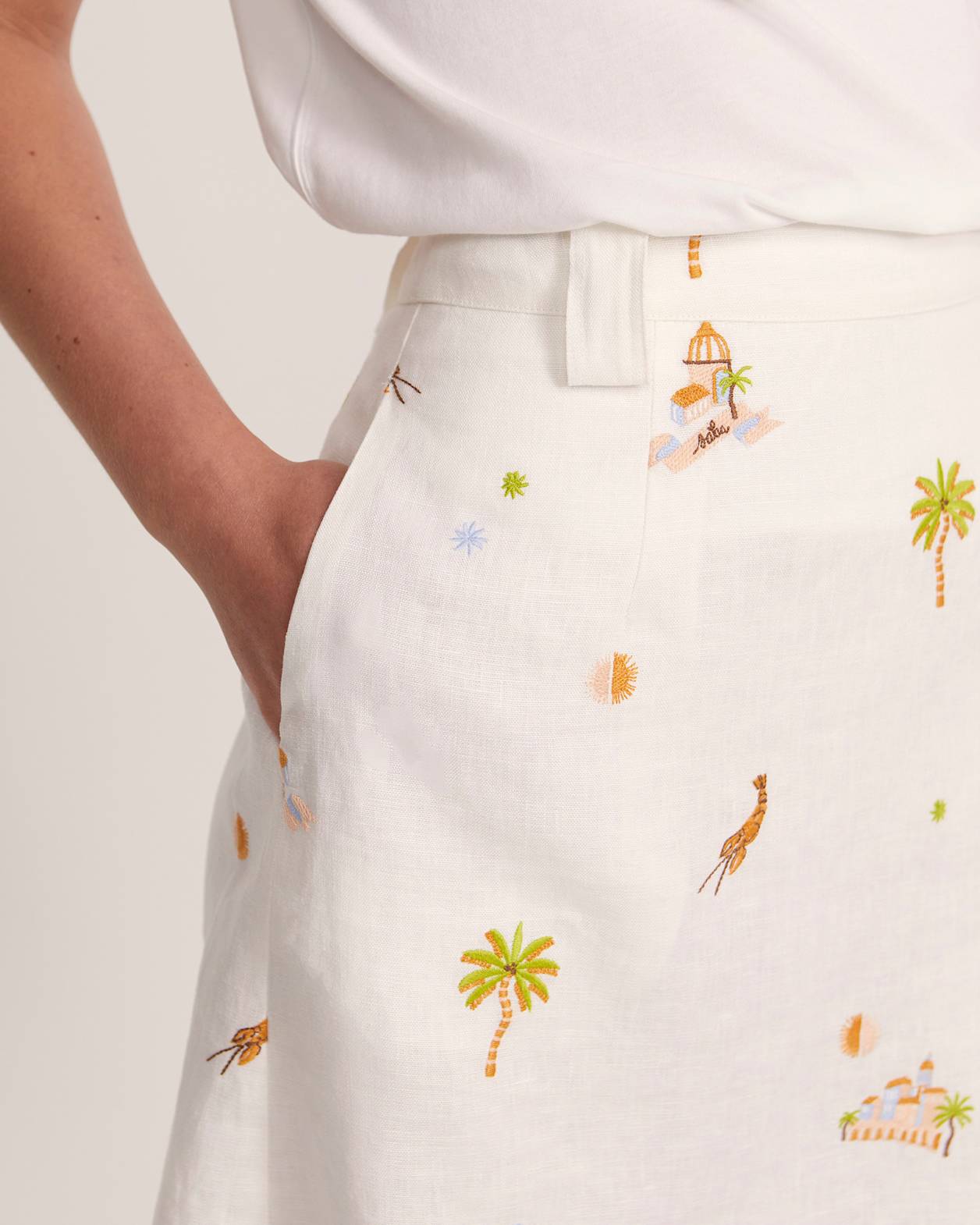 Lucia Linen Scallop Mini Skirt in MULTI