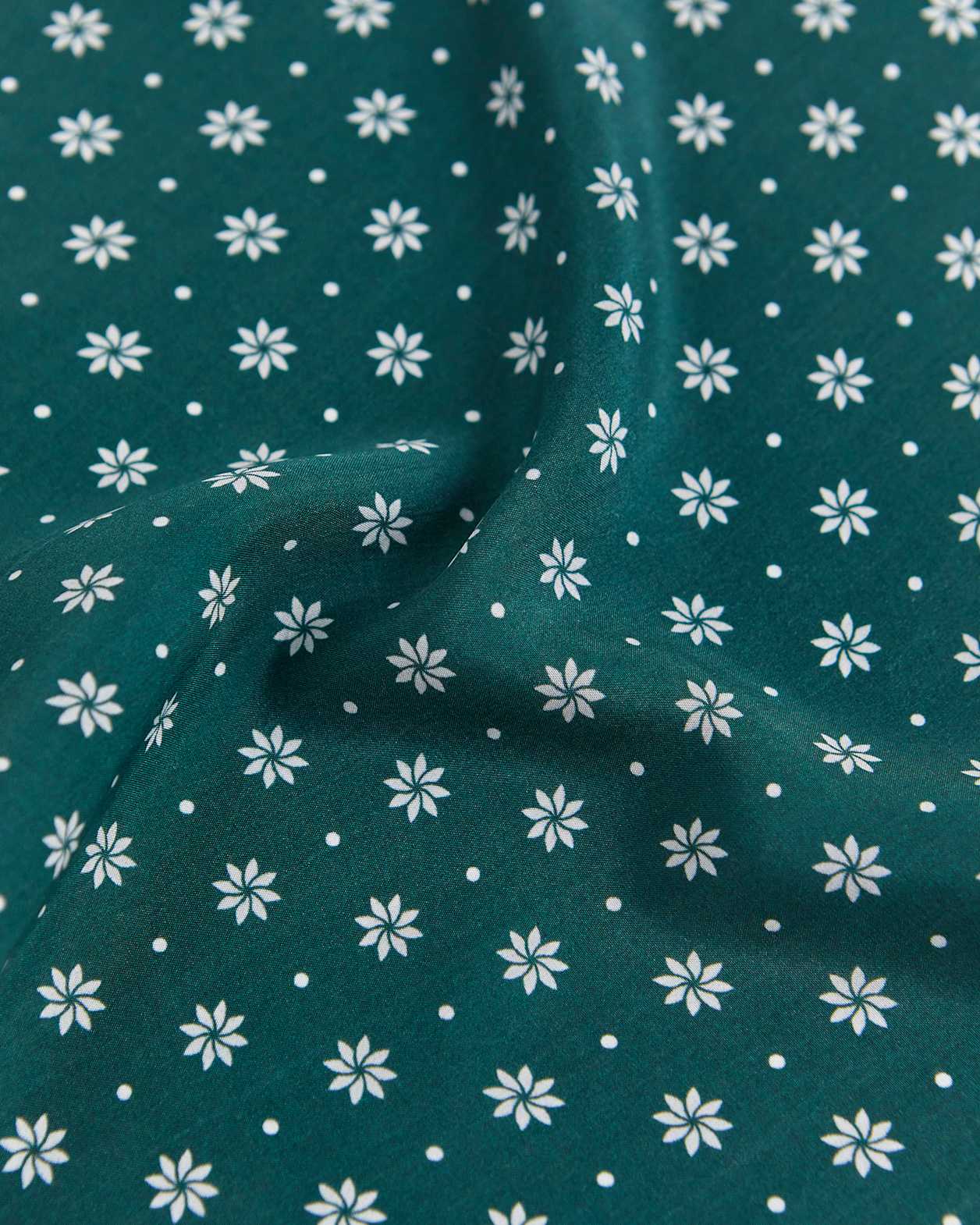 Mini Geo Silk Pocket Square in GREEN