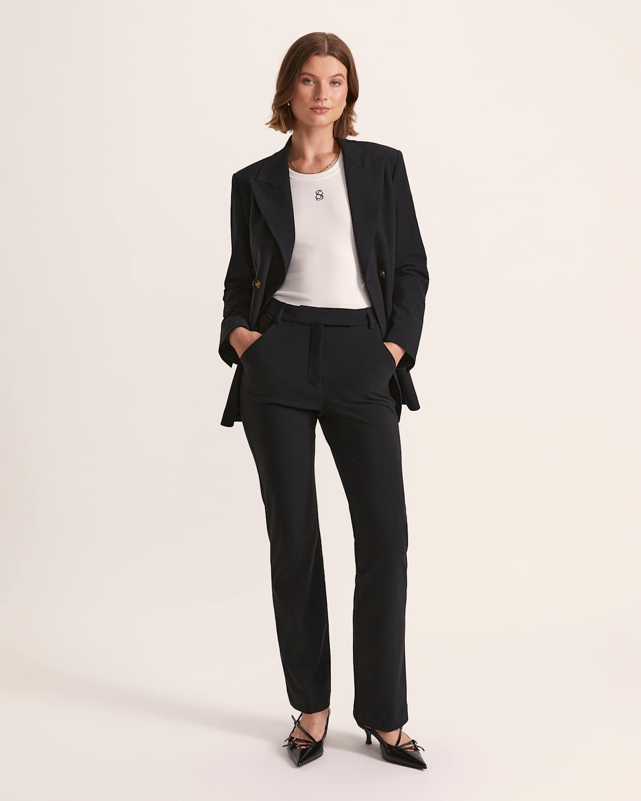 Deia Straight Leg Pant in BLACK