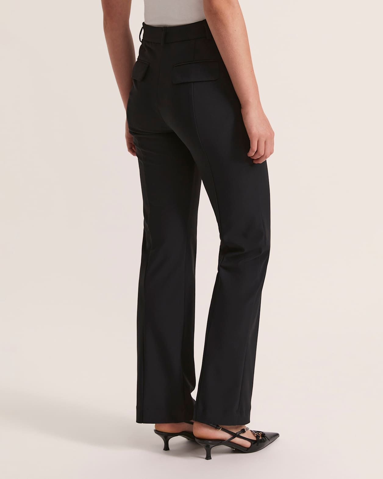 Deia Straight Leg Pant in BLACK