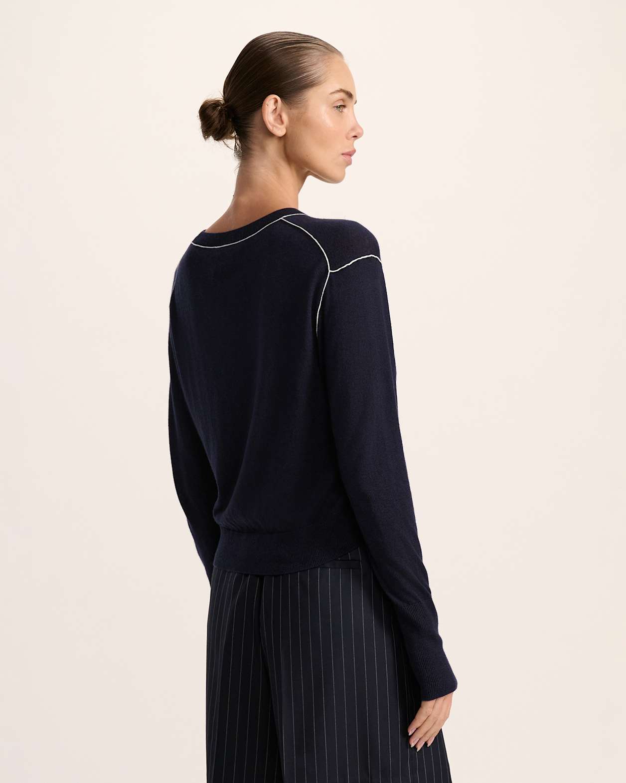 Laura Contrast Crew Knit in NAVY