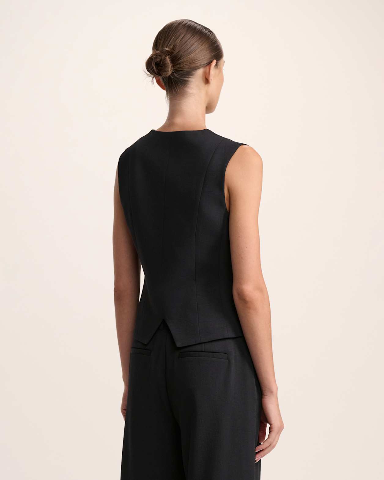 Dharma Vest in BLACK