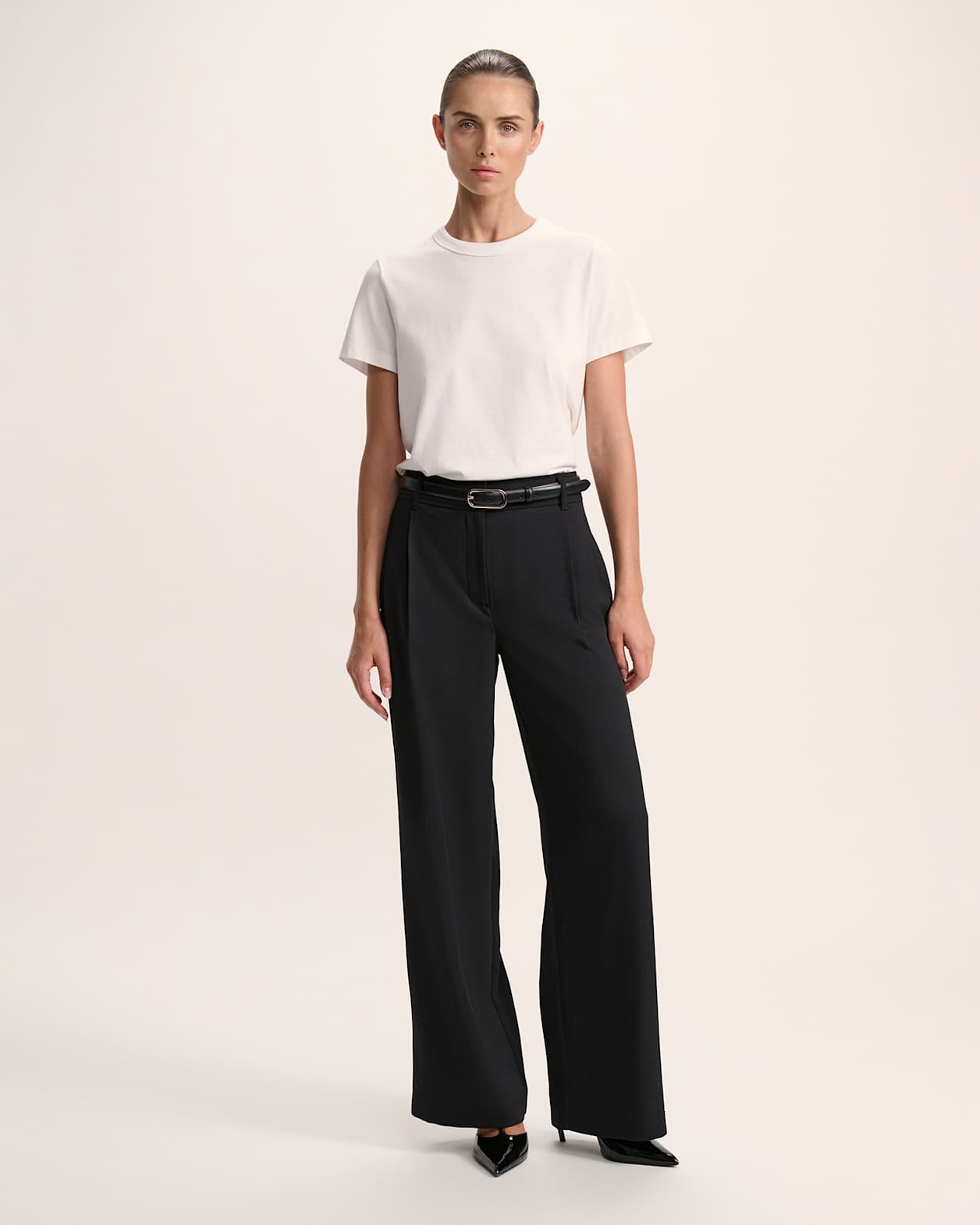Dharma Tailored Wide Leg Pant in BLACK