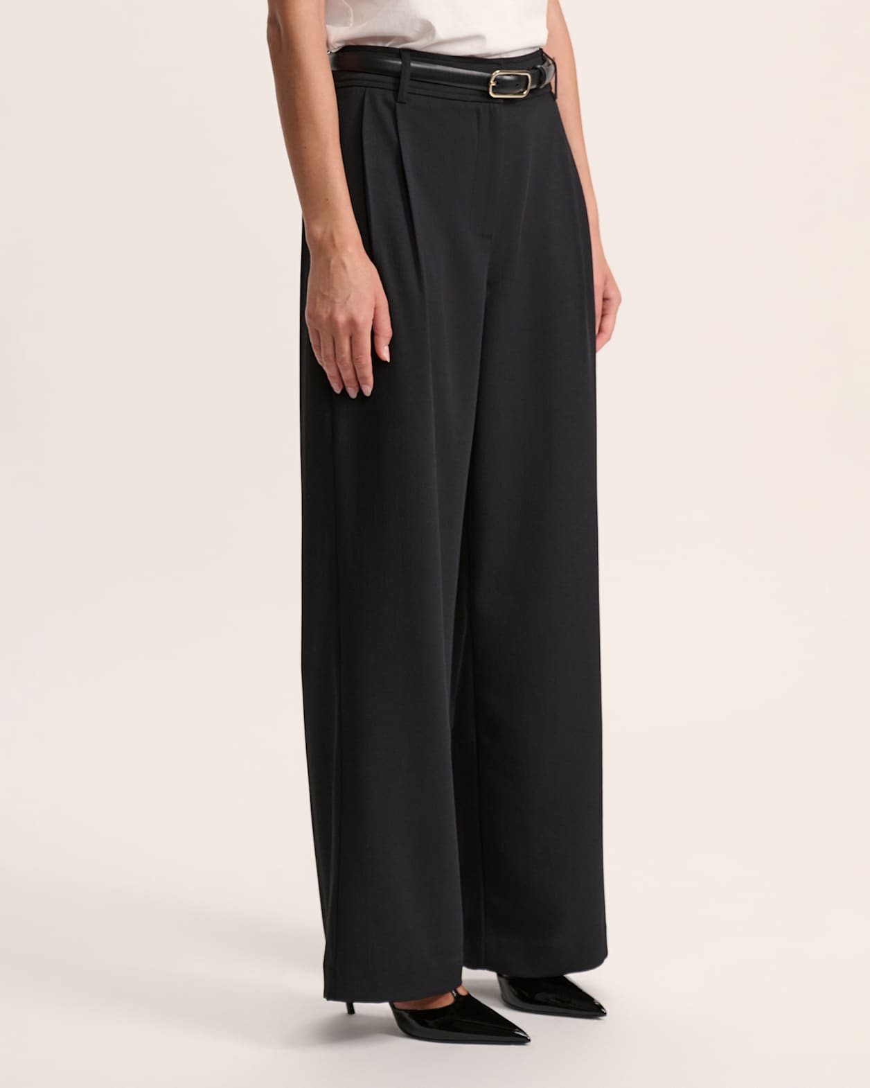 Dharma Tailored Wide Leg Pant in BLACK