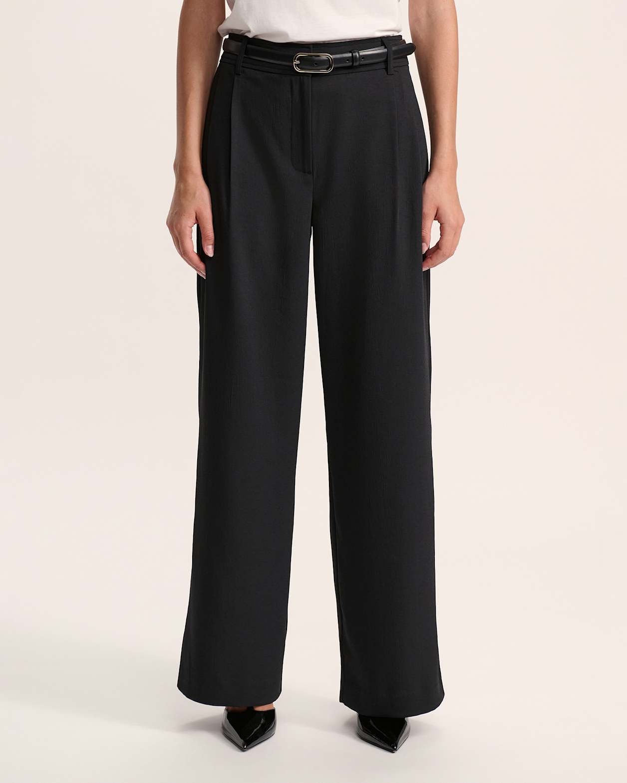 Dharma Tailored Wide Leg Pant in BLACK