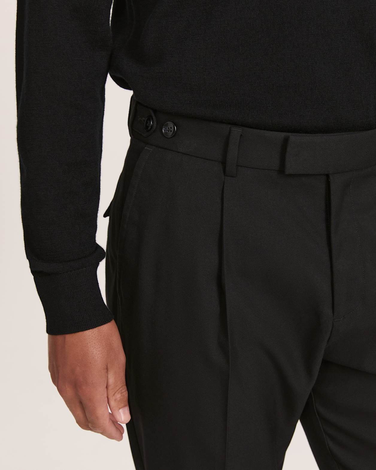 Henry Item Pant in BLACK