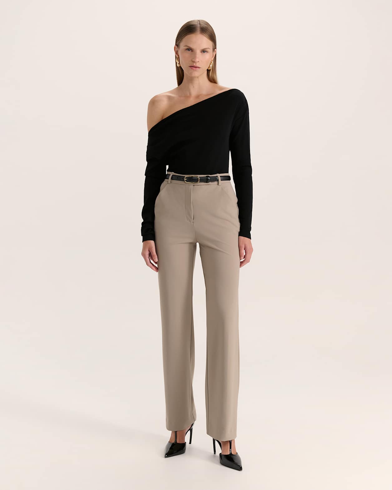Deia Straight Leg Pant in LIGHT TAUPE
