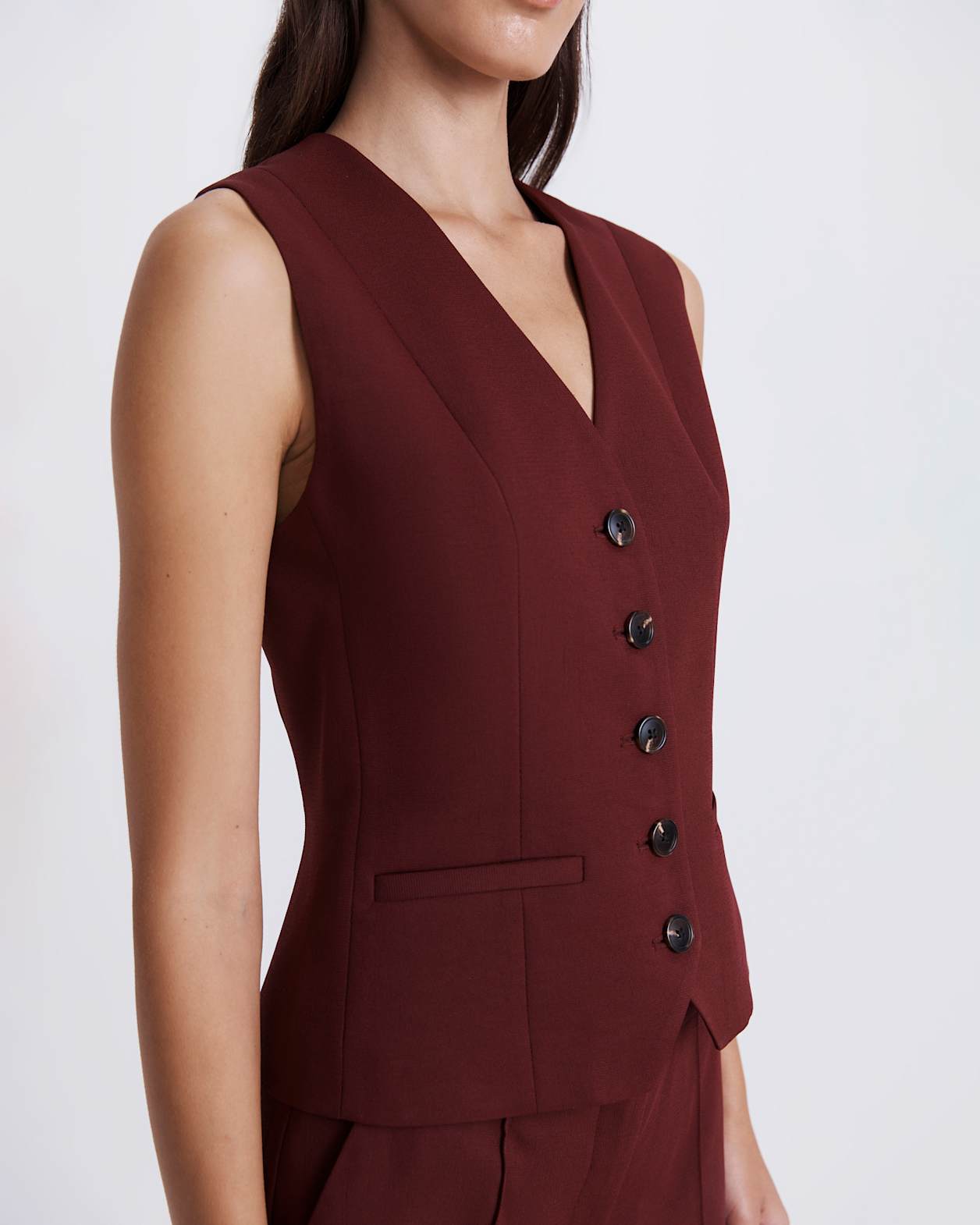 Dharma Vest in BERRY