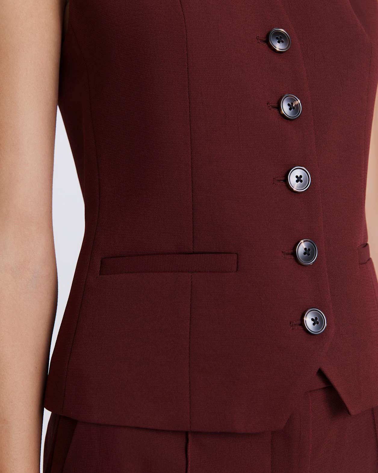 Dharma Vest in BERRY