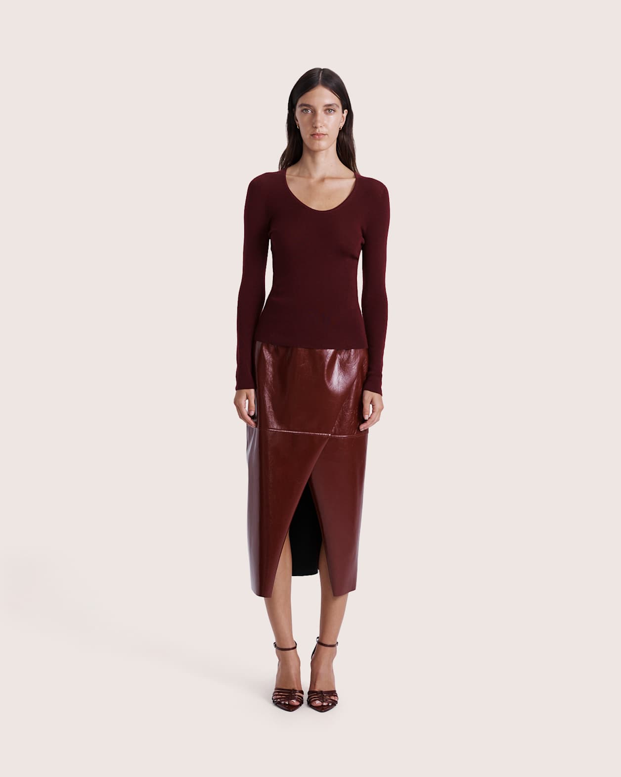 Clare Wool Scoop Neck in BERRY