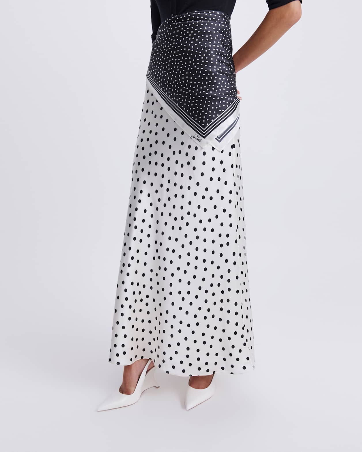 Presley Silk Scarf in BLACK/WHITE