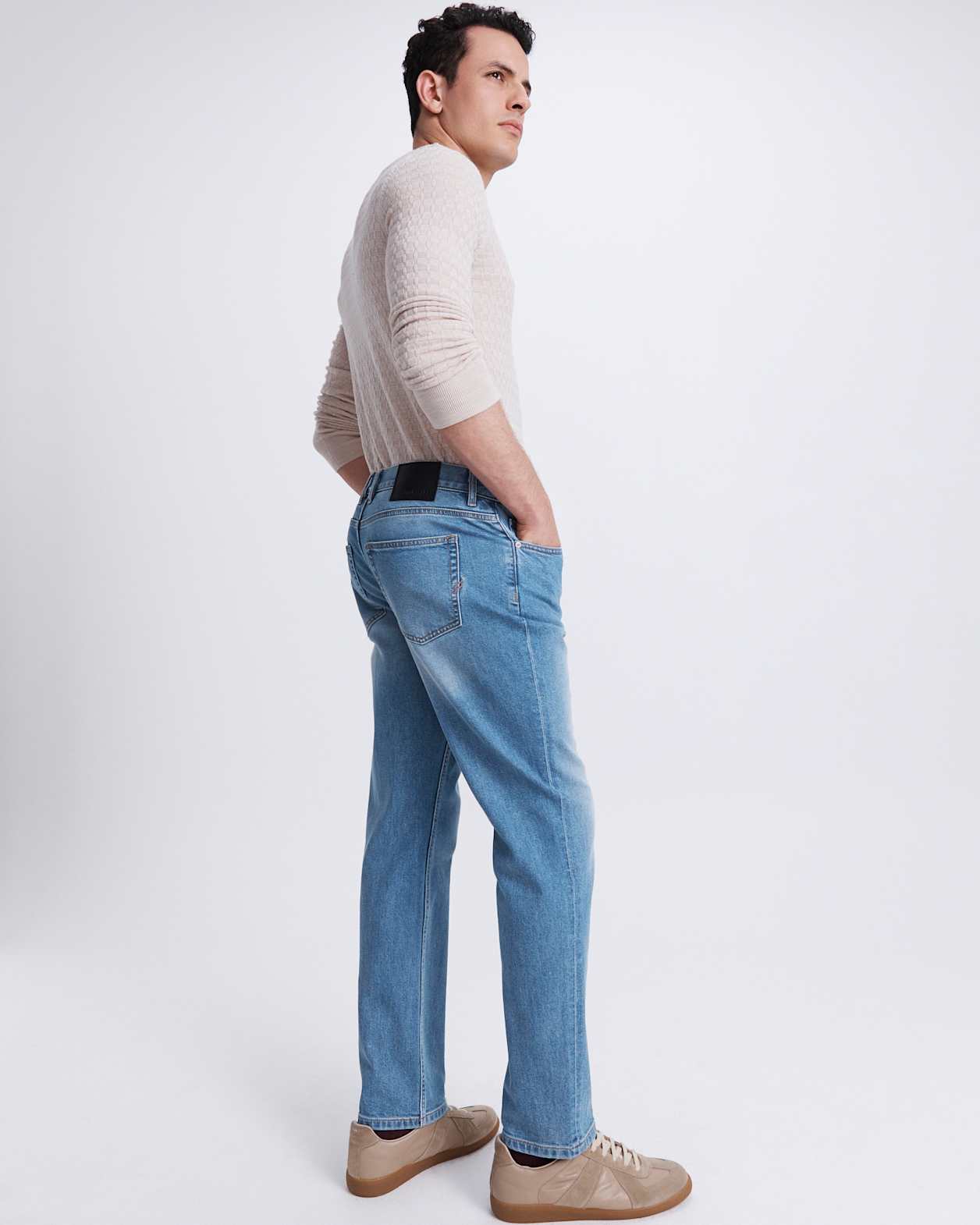 Cooper Straight Leg Jean in LIGHT WASH
