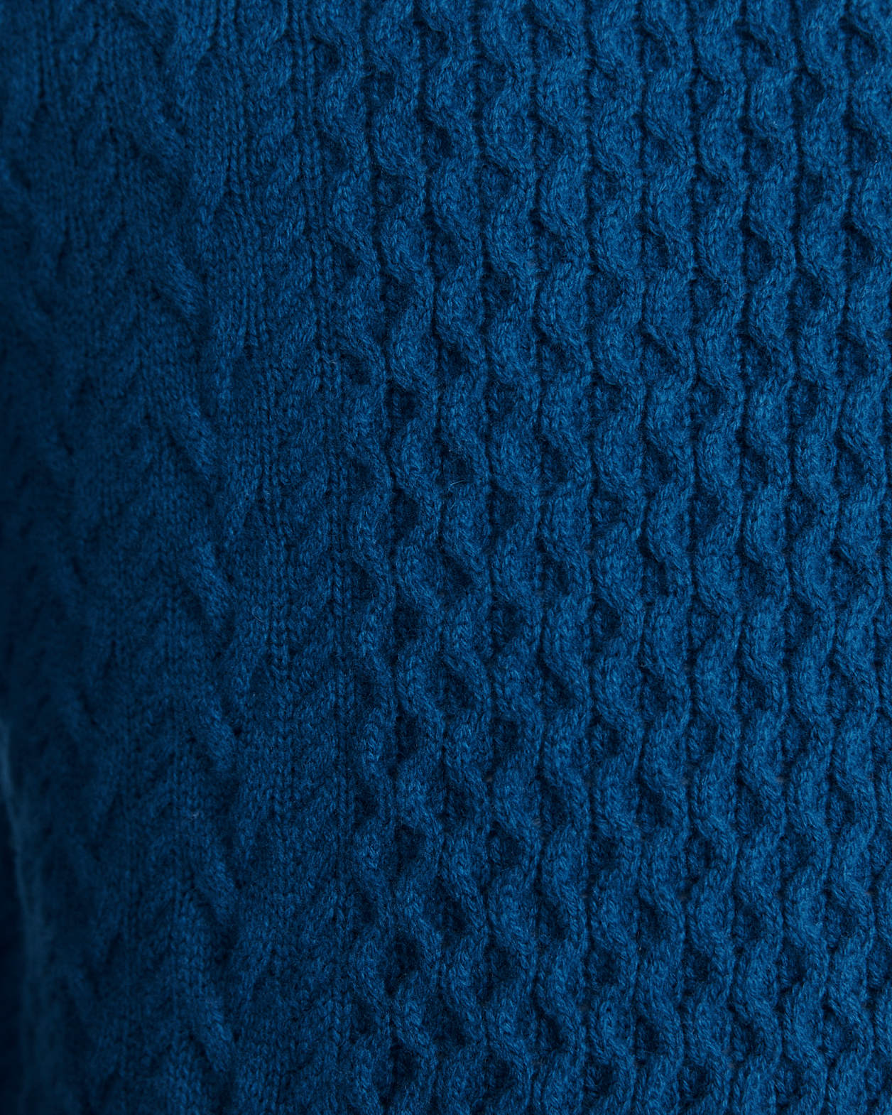 Claude Cable Merino Crew Knit in MARINE