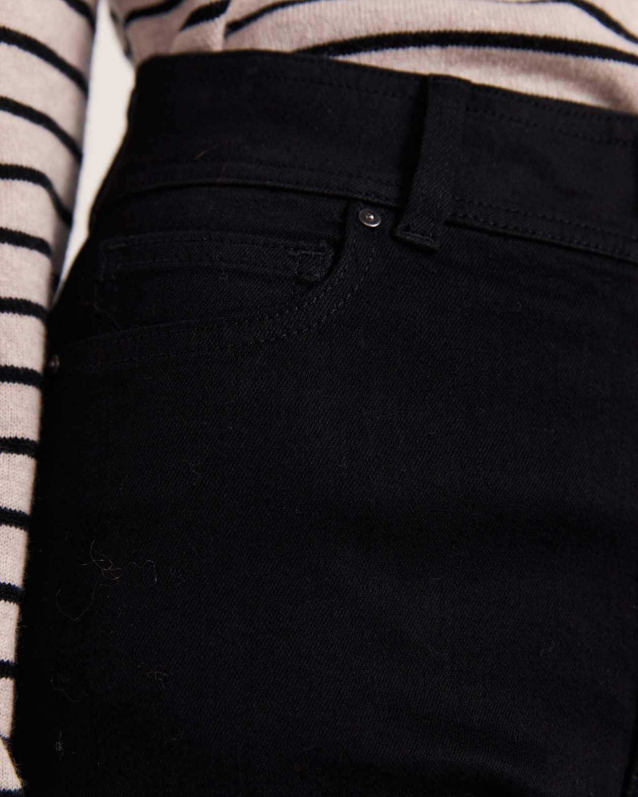 Anna Straight Leg Jean in BLACK
