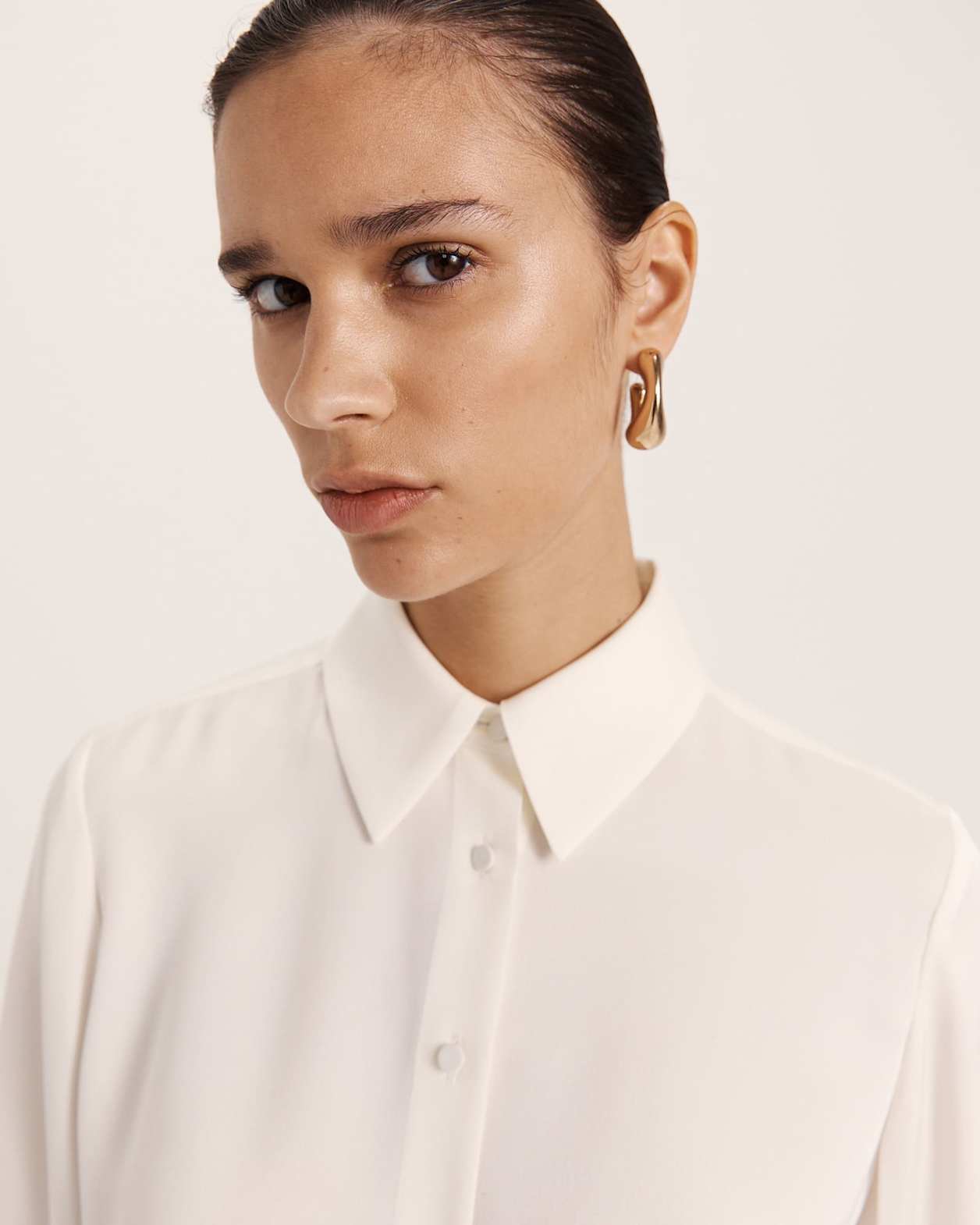 Sam Silk Classic Shirt in OFF WHITE