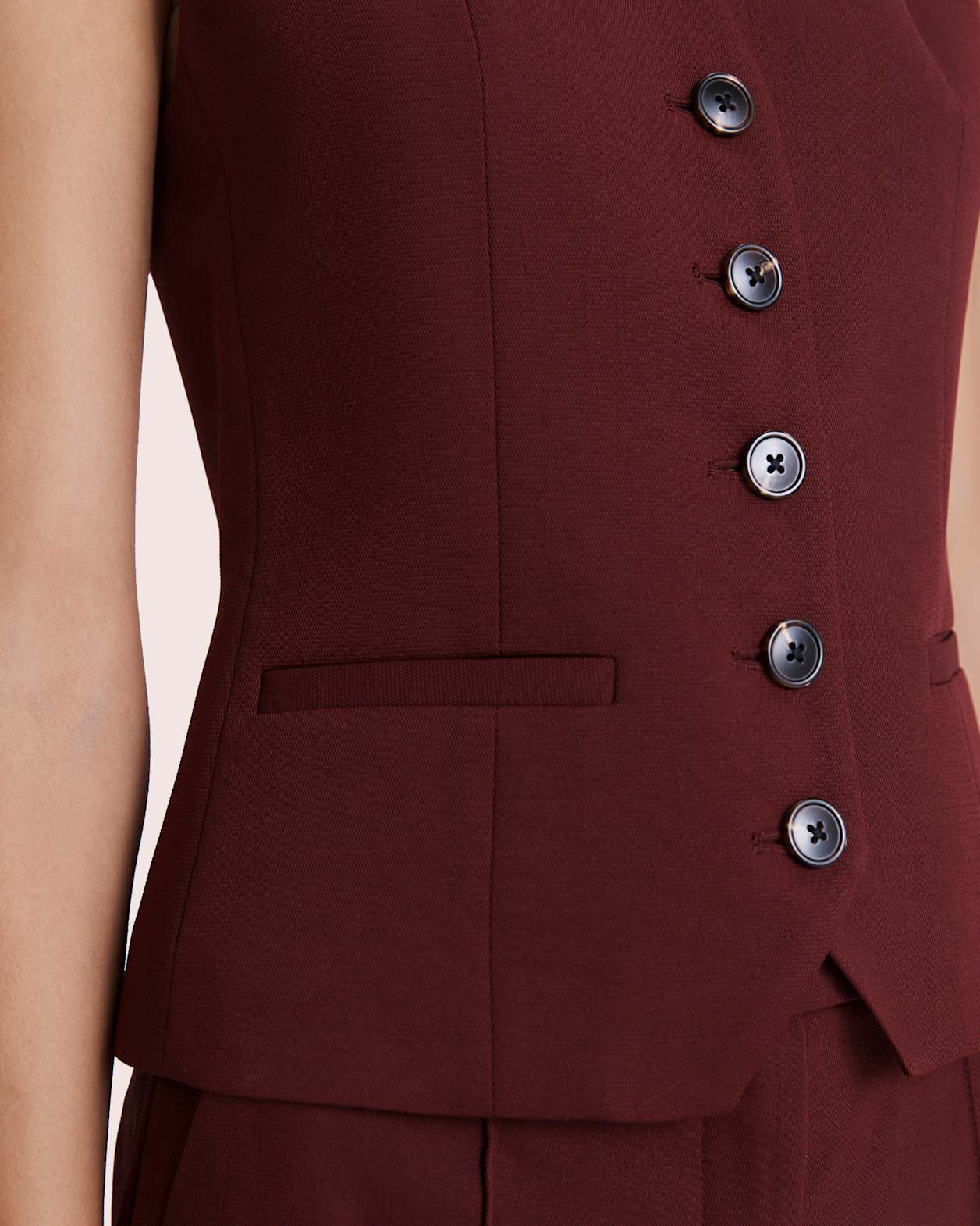 Dharma Vest in BERRY