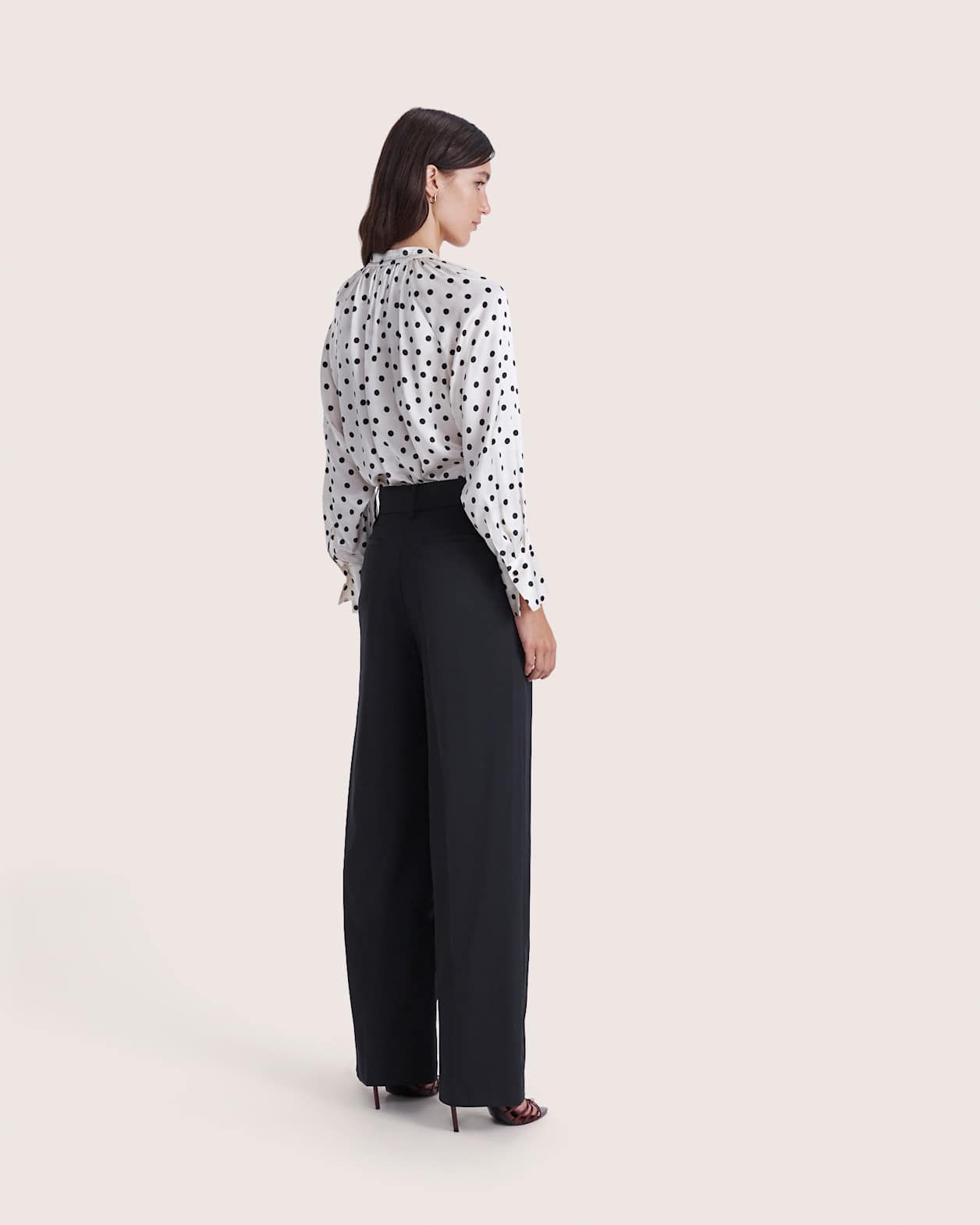 Suki Wide Leg Wool Pant in BLACK