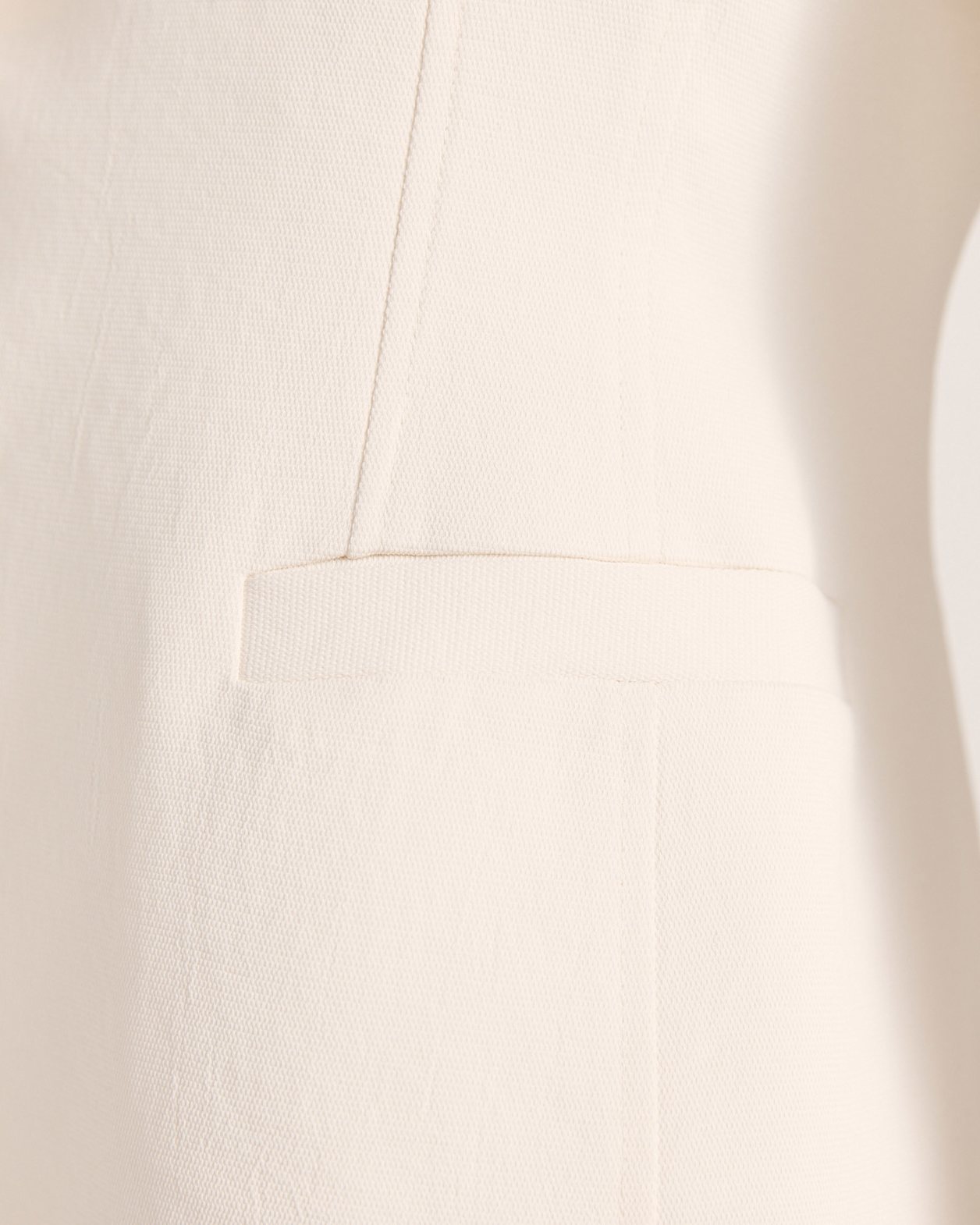 Dharma Fitted Jacket in MILK