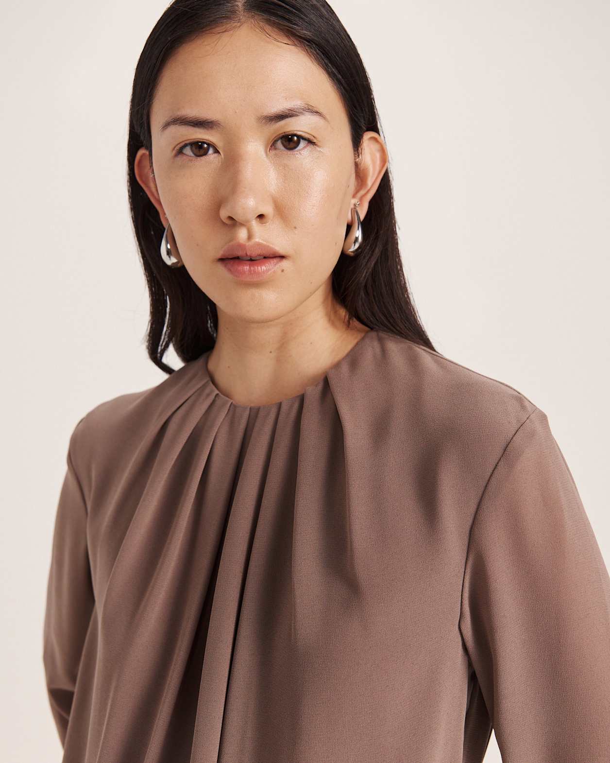 Willa Long Sleeve Tuck Detail Top in CHOCOLATE