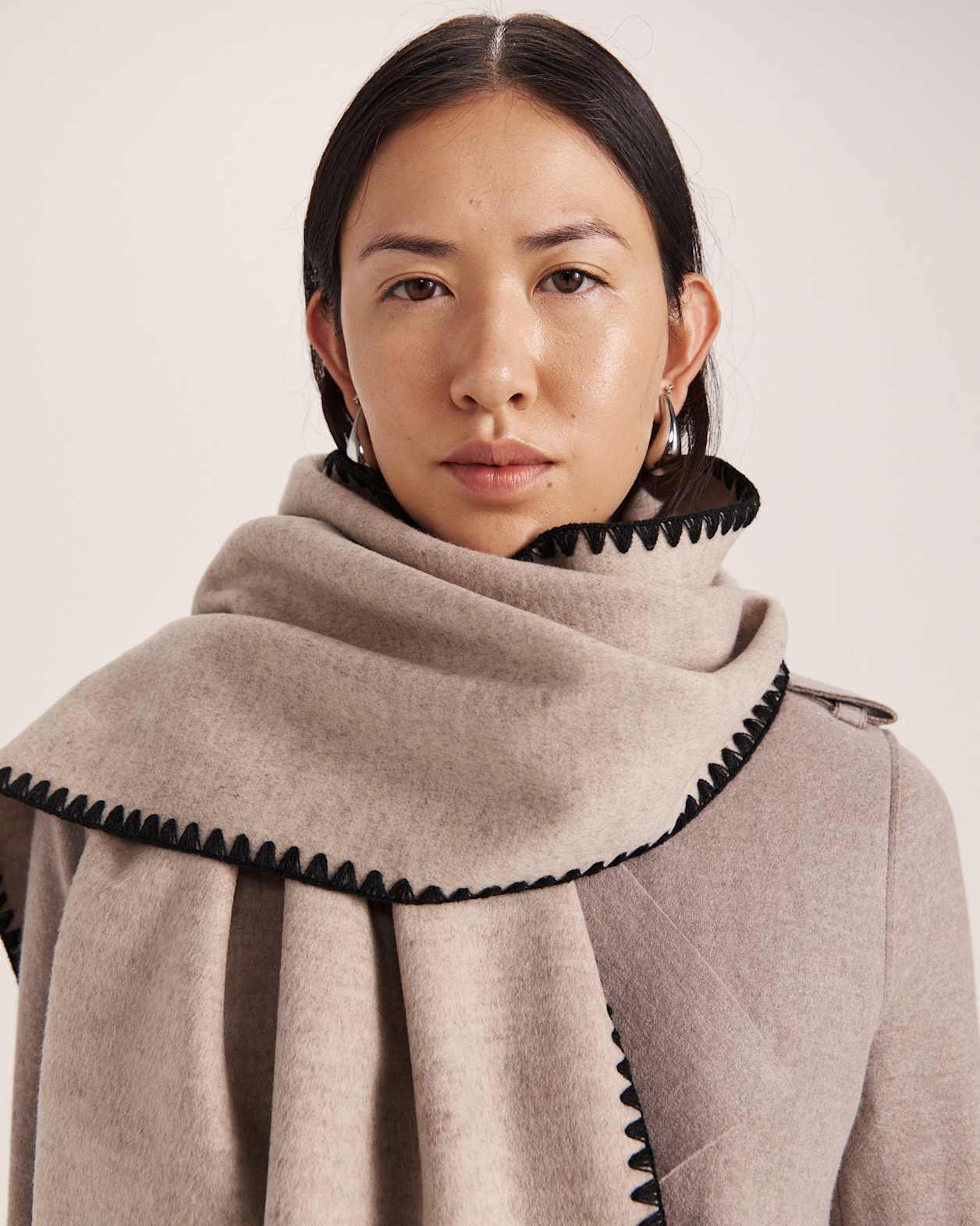 Kayla Contrast Stitch Scarf in WHEAT