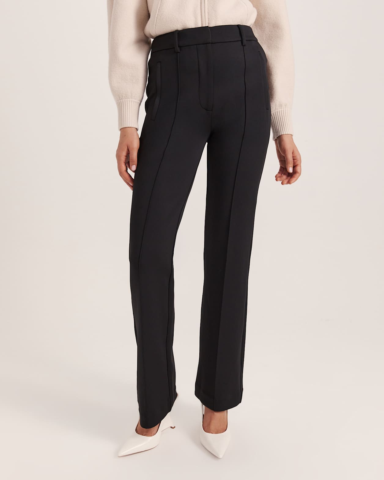 Elari Straight Leg Pant in BLACK