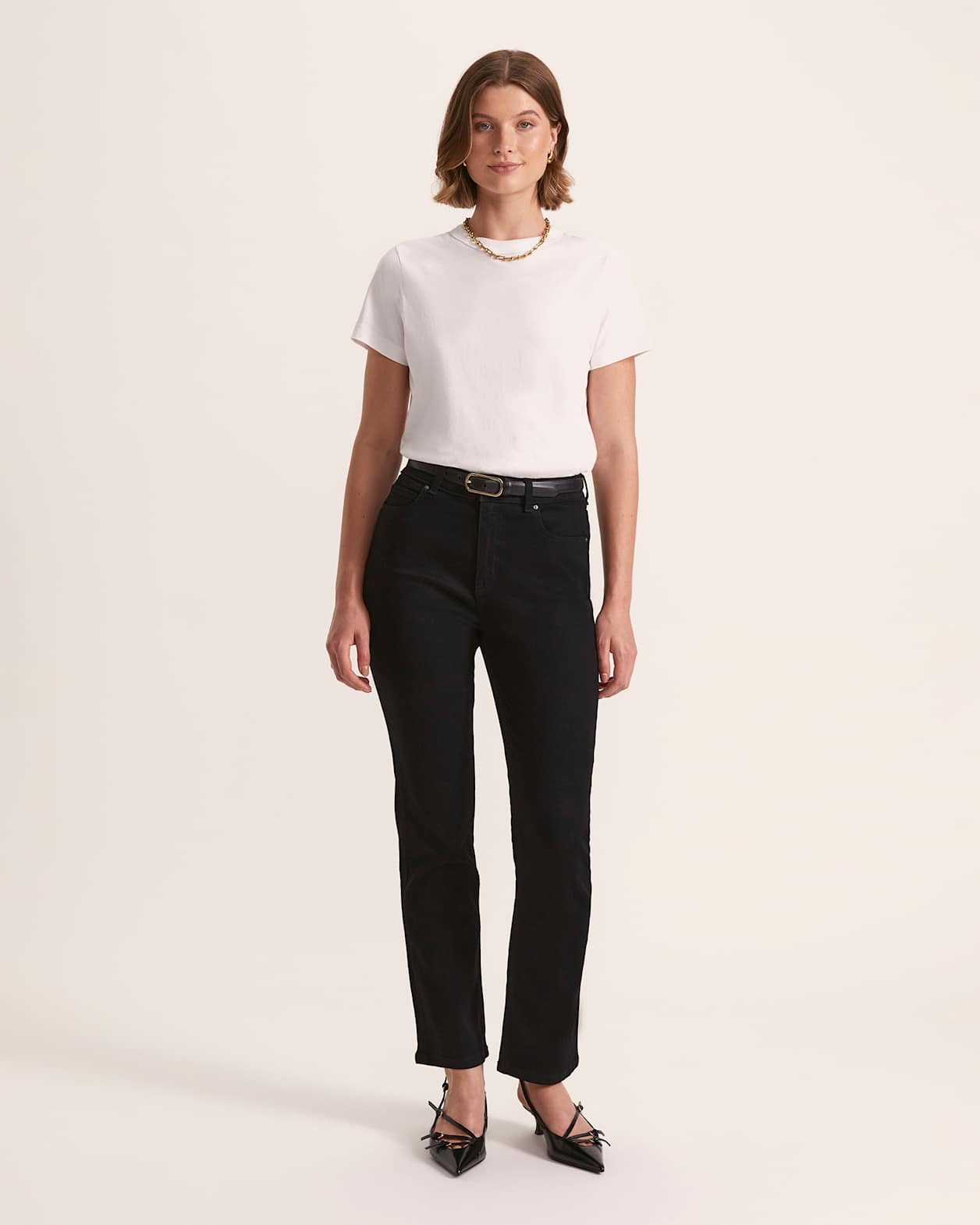 Anna Straight Leg Jean in BLACK