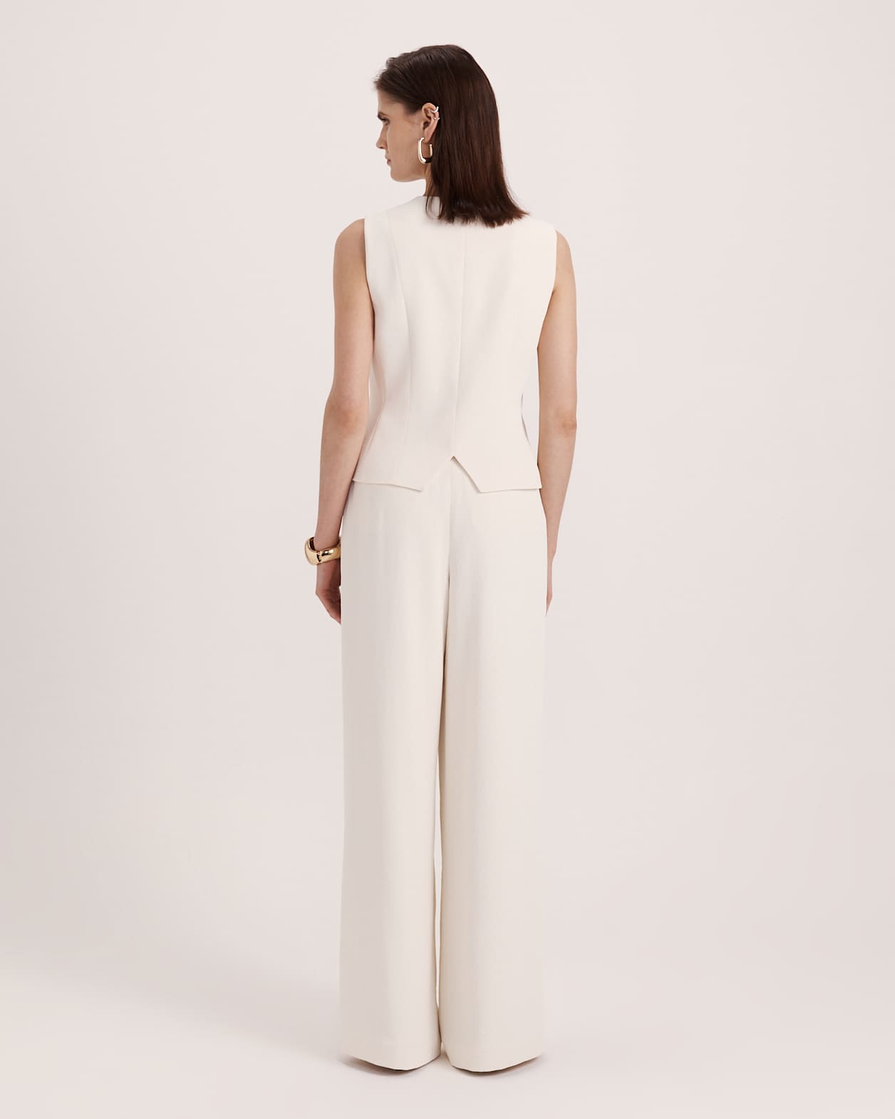 Dharma Vest in MILK