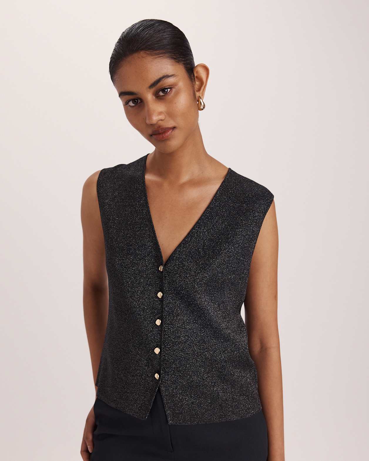 Shaila Sparkling Knit Vest in BLACK/GOLD