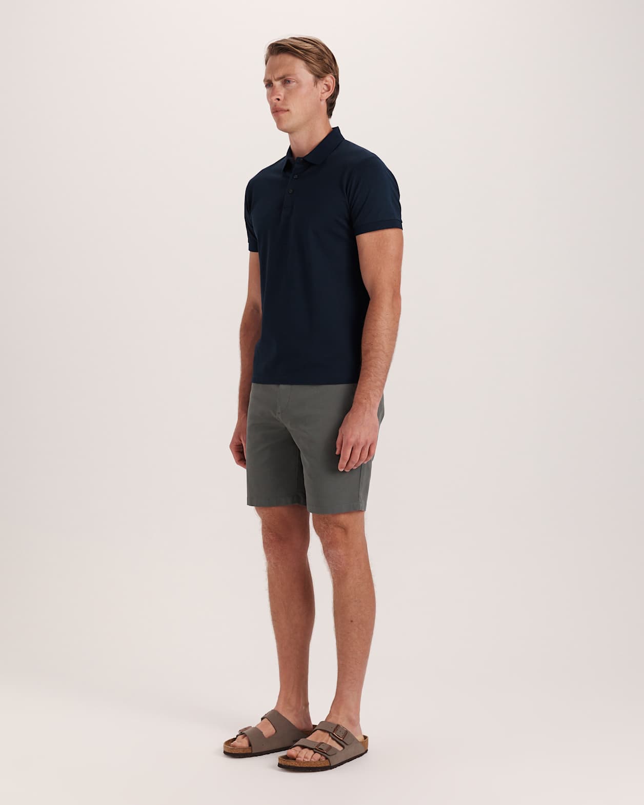 Mills Stretch Short in DARK GREEN