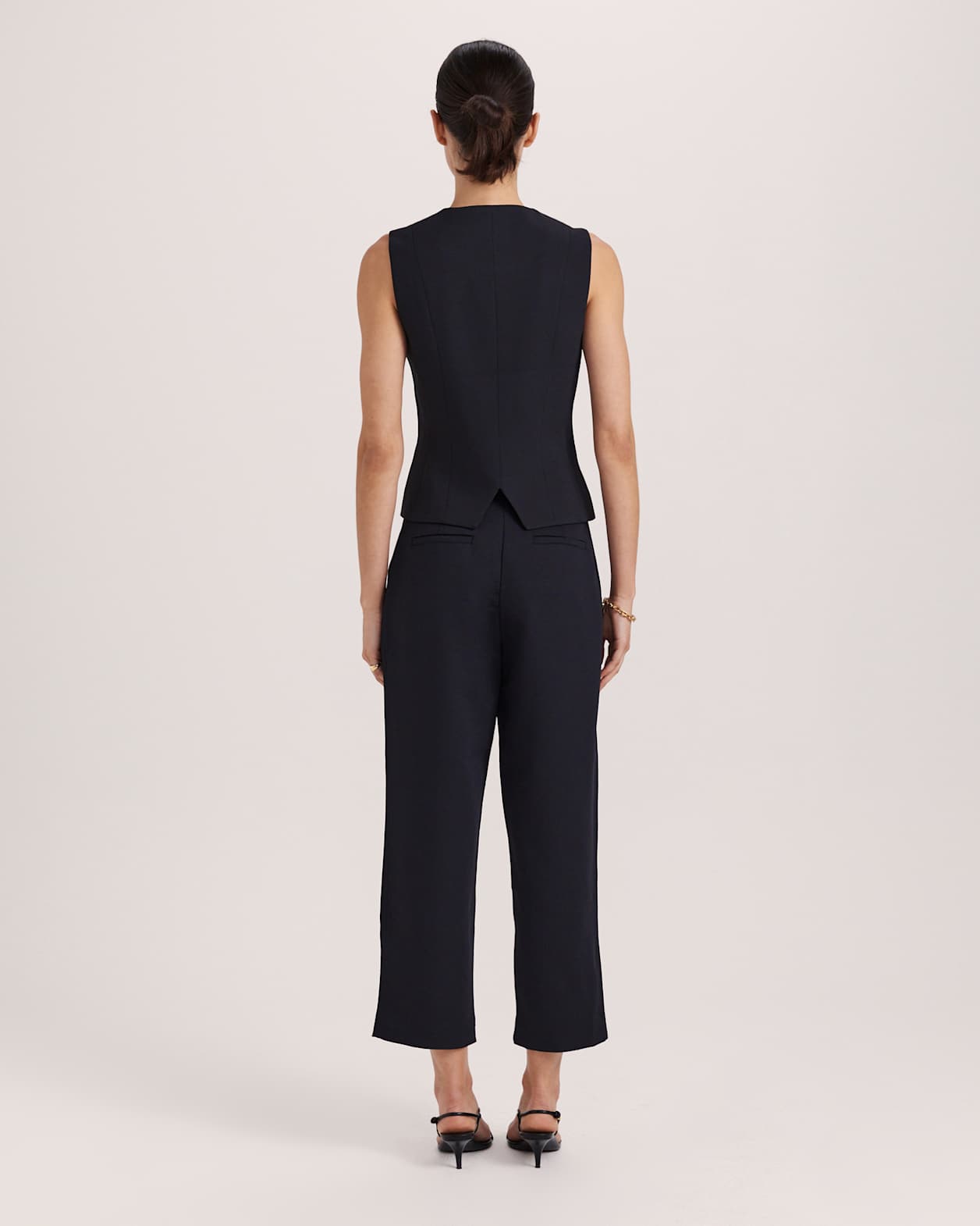 Dharma Vest in BLACK