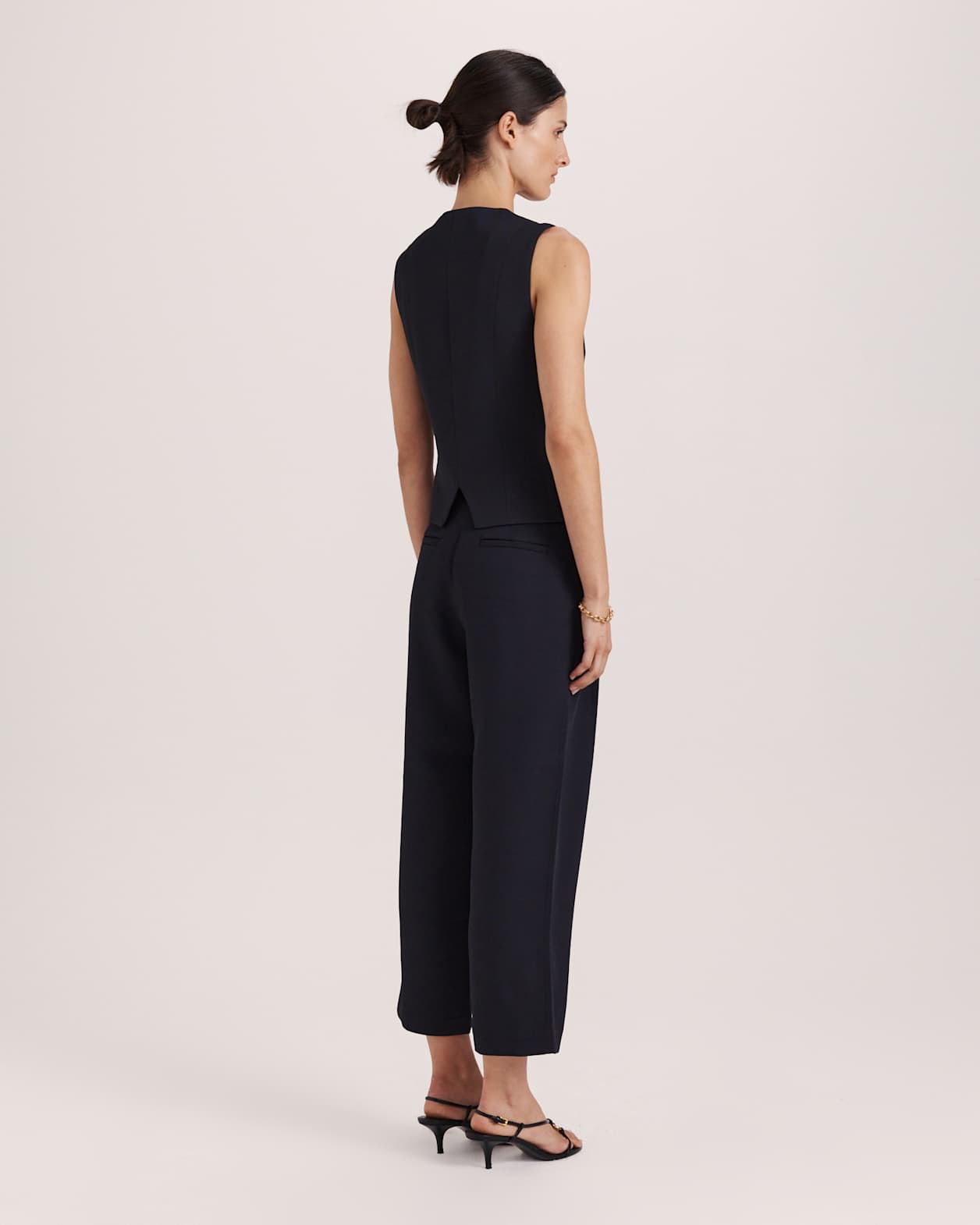 Dharma Vest in BLACK