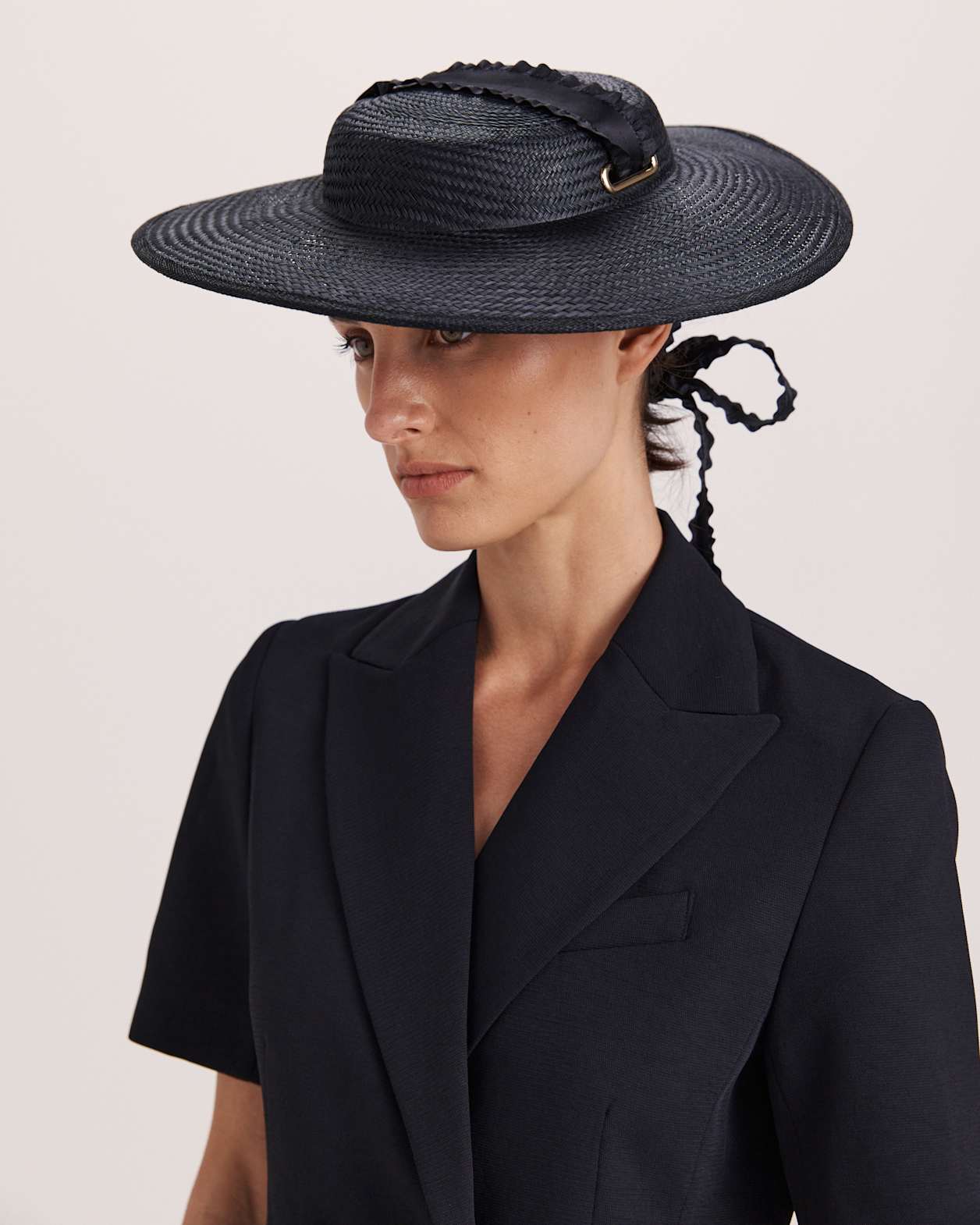 Annie Hat in BLACK