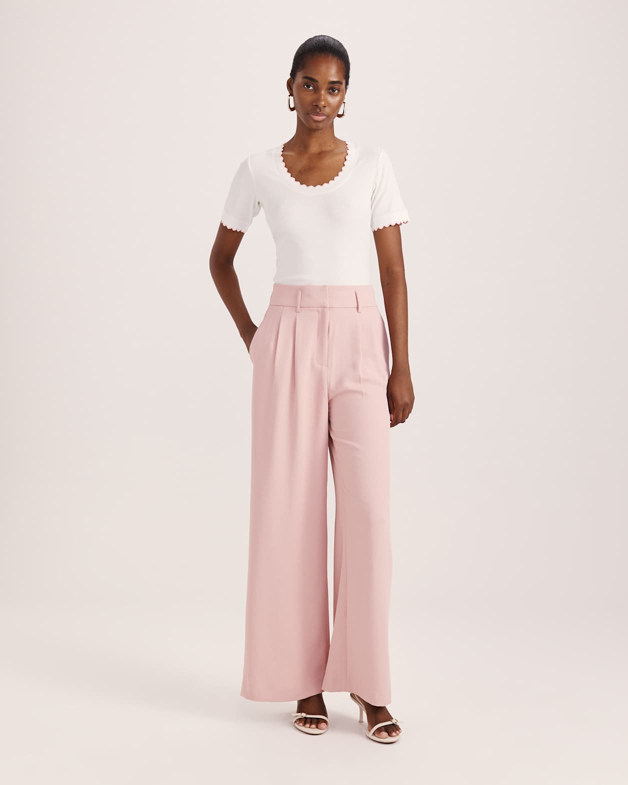 Emilie Scooped Neck Tee in WHITE/PINK