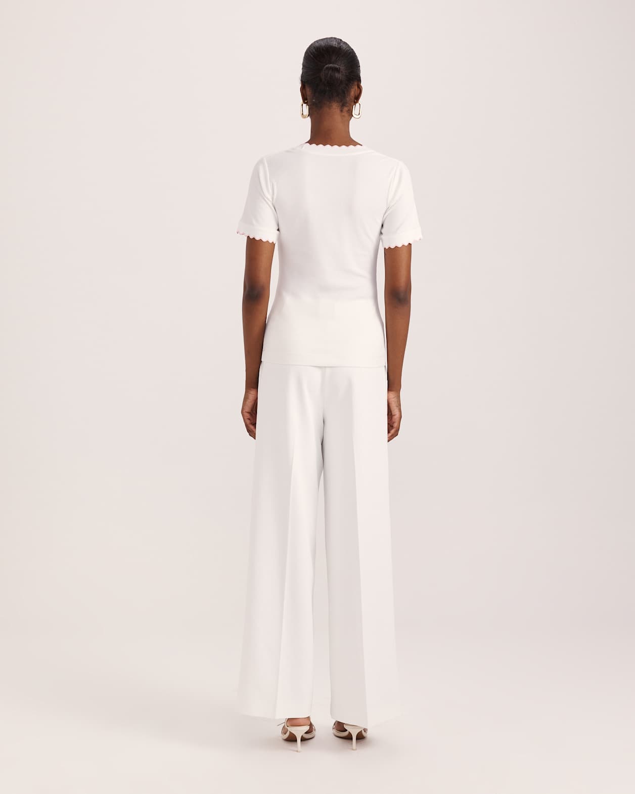 Emilie Scooped Neck Tee in WHITE/PINK