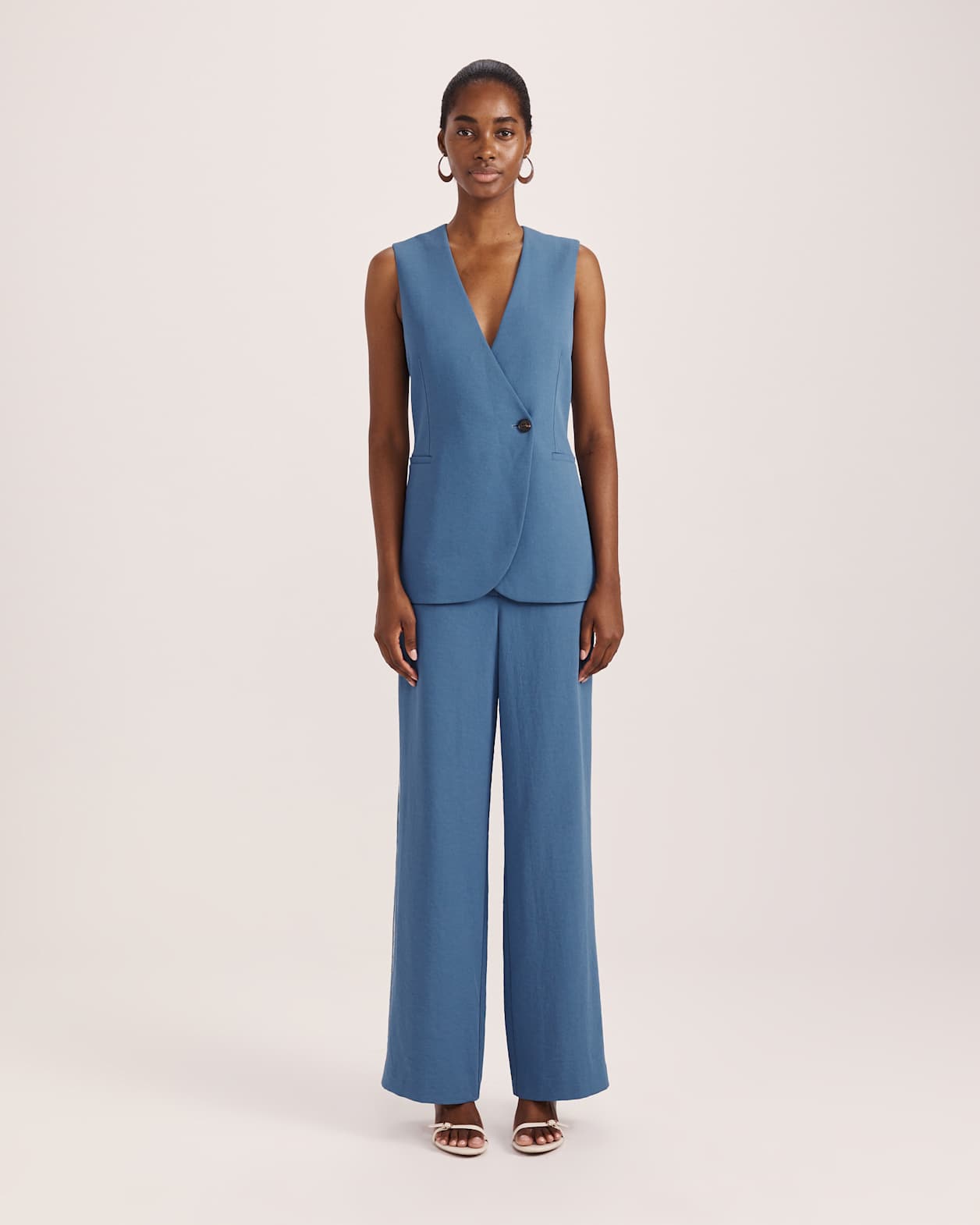 Dharma Longline Vest in BLUE STEEL