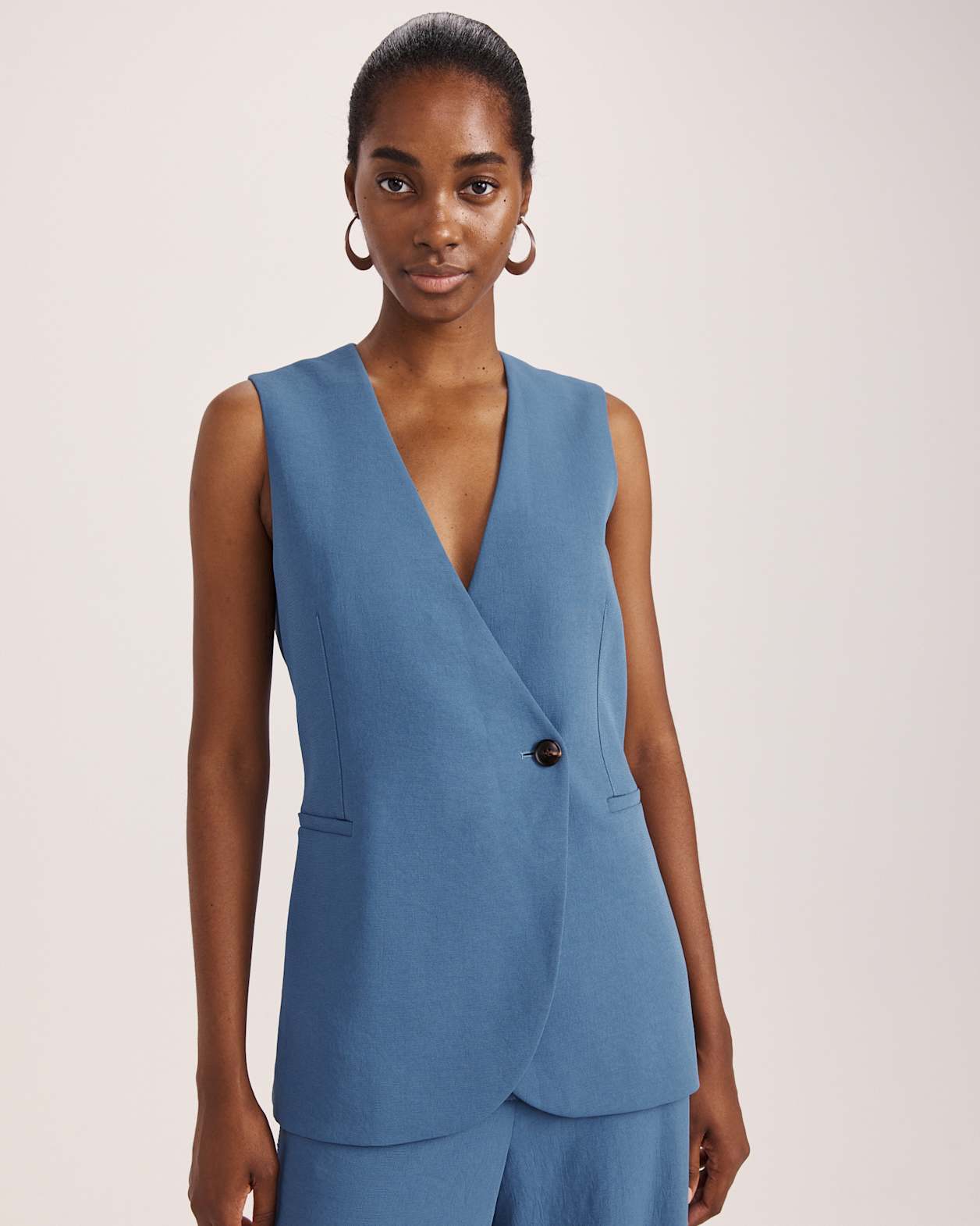 Dharma Longline Vest in BLUE STEEL