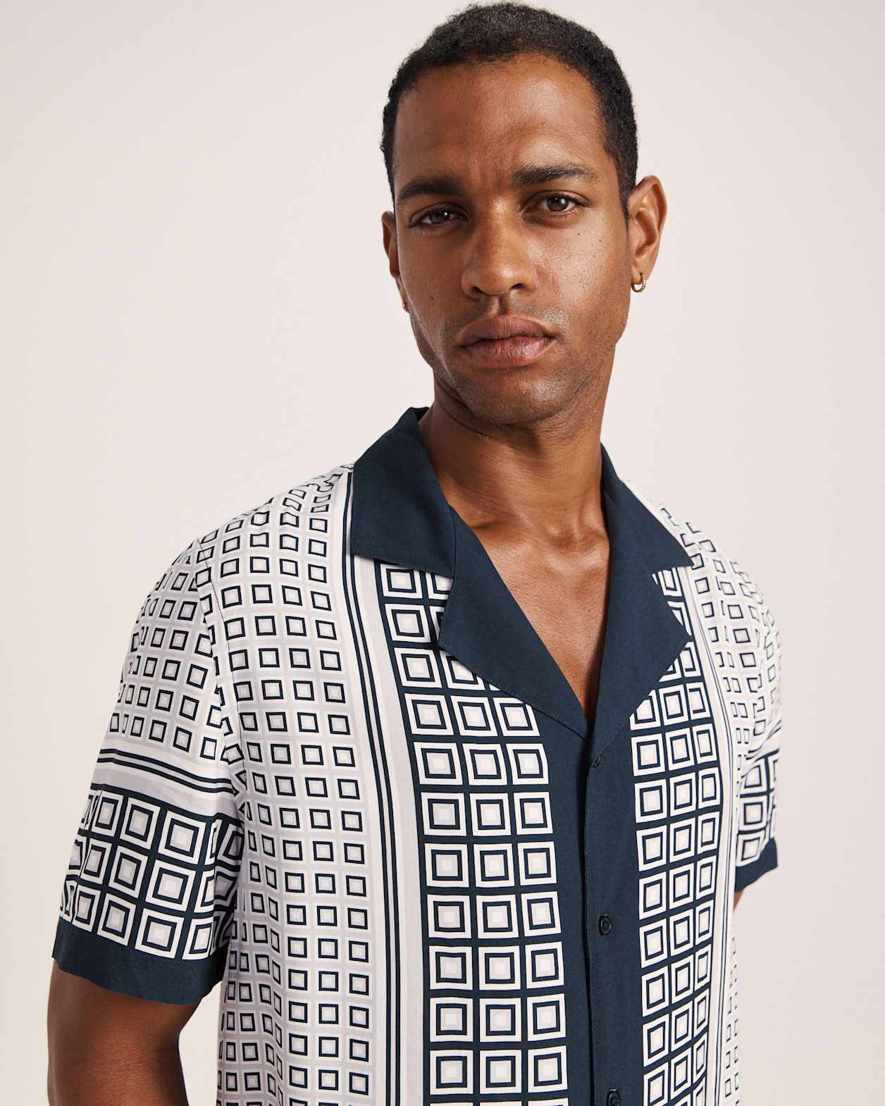 Hercules Short Sleeve Resort Print Shirt in NAVY