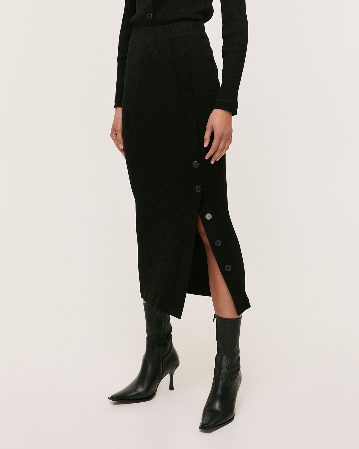 Sabine Midi Skirt in BLACK