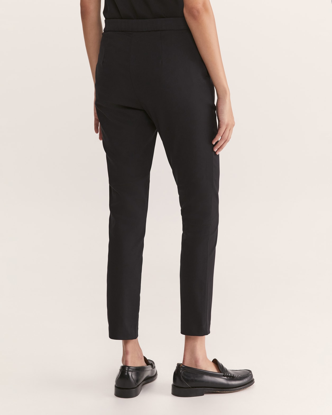 Tia Pull On Pant in BLACK